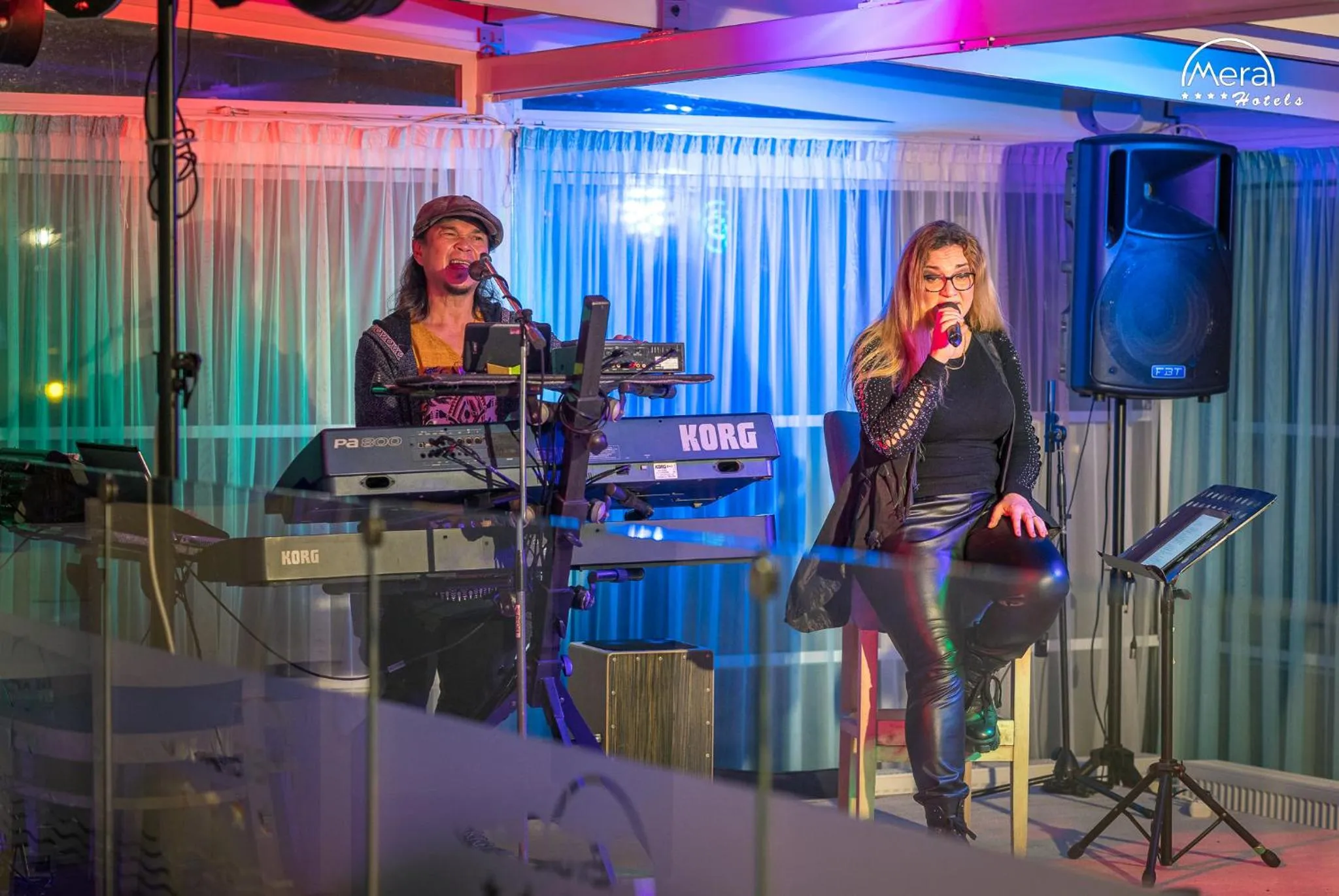 Restaurant/places to eat in Mera Brise