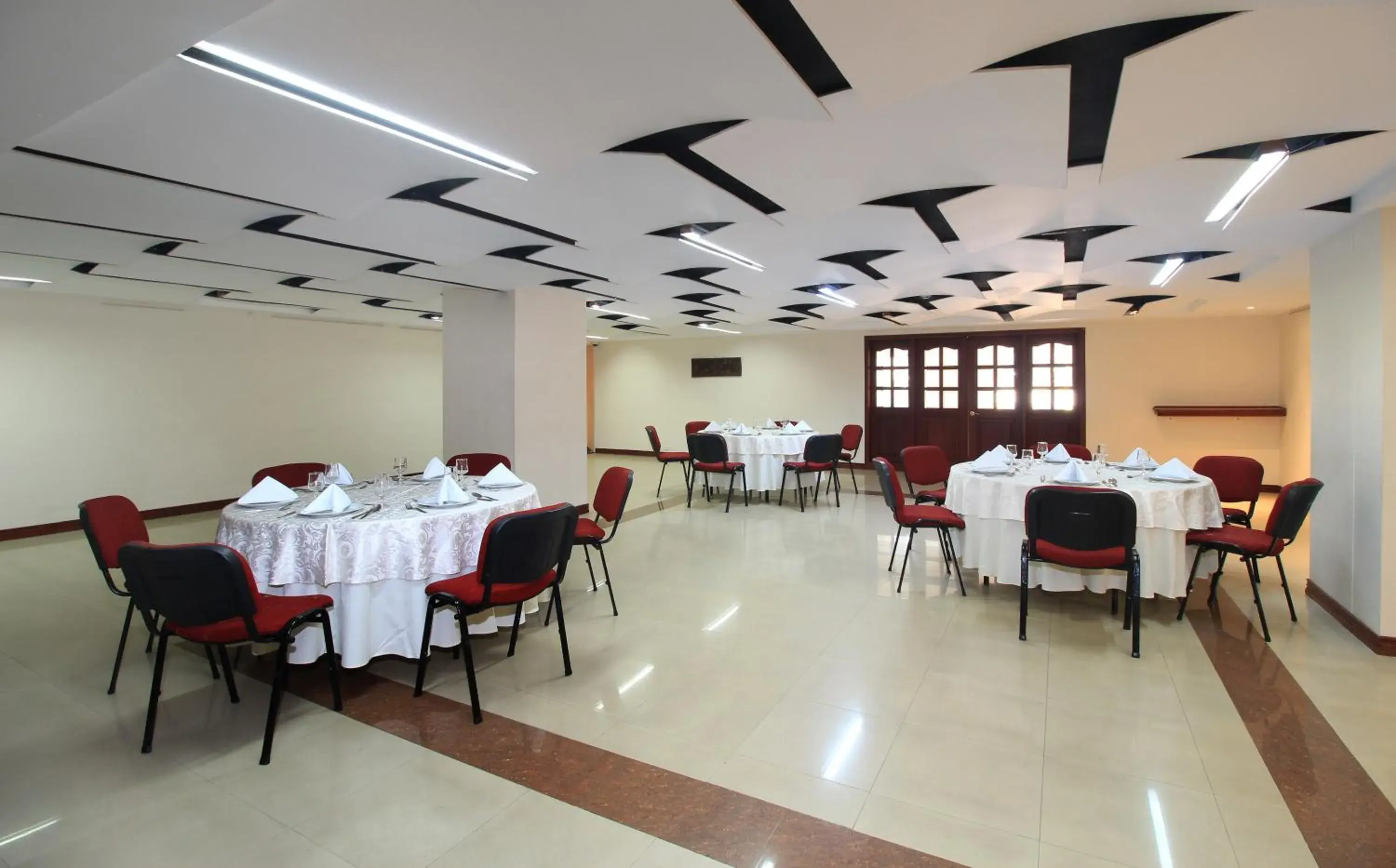 Property building in Hotel Windsor House Inn By GEH Suites Property building in Hotel Windsor House Inn By GEH Suites