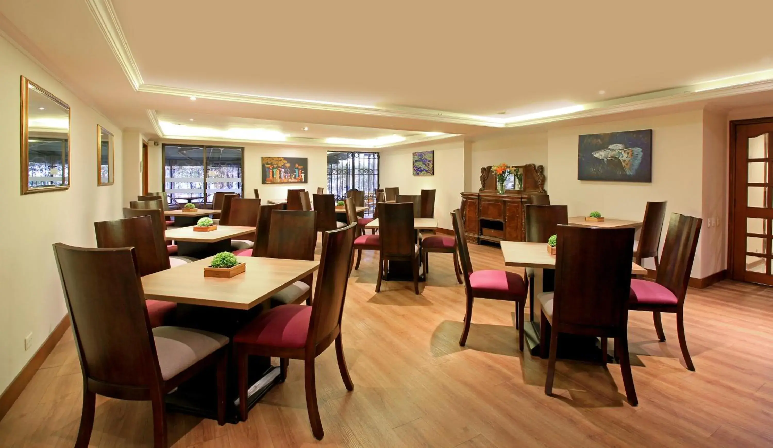 Restaurant/places to eat in Hotel Windsor House Inn By GEH Suites Restaurant/places to eat in Hotel Windsor House Inn By GEH Suites