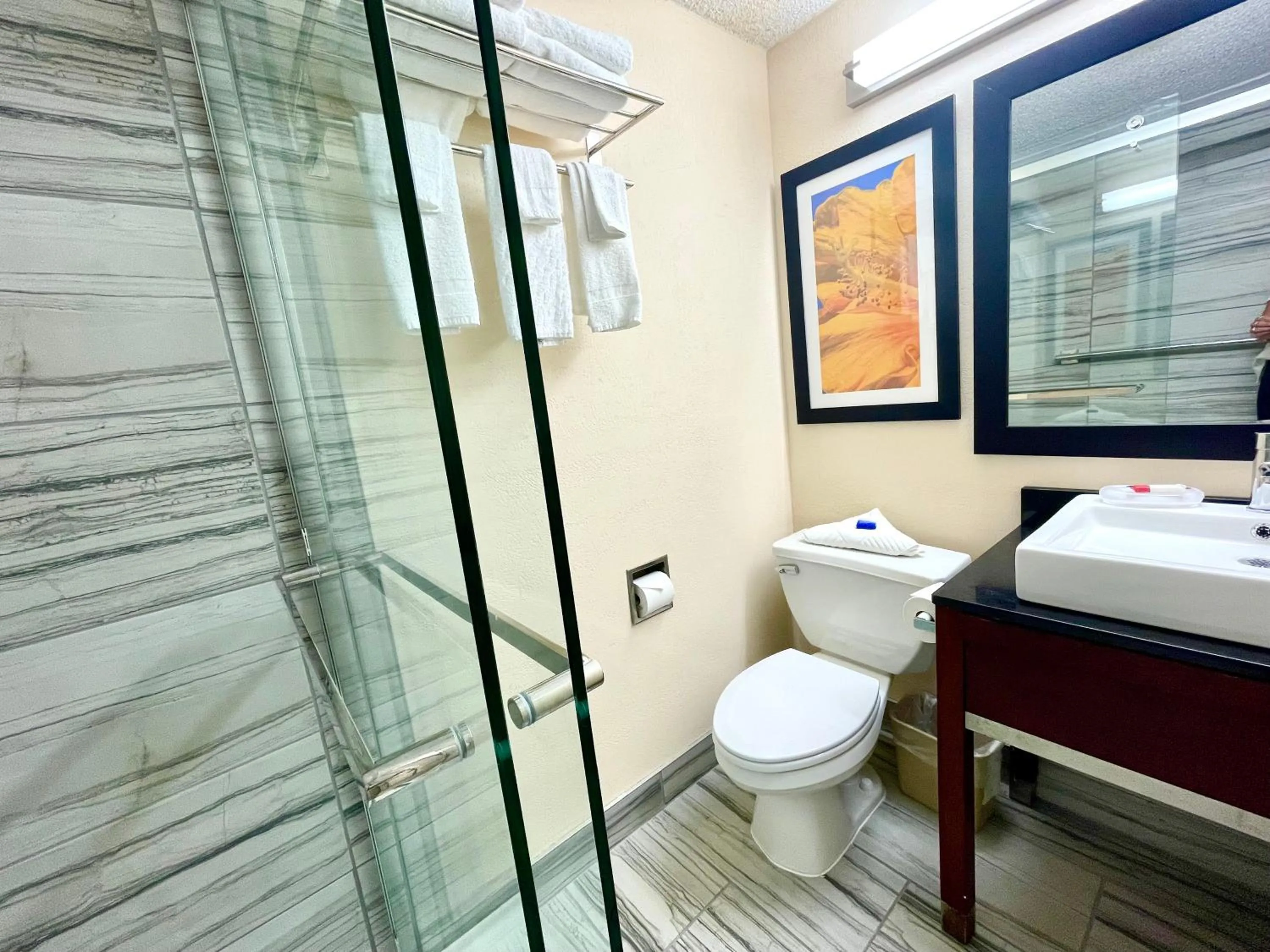 Shower in Tiki Resort - Lake George