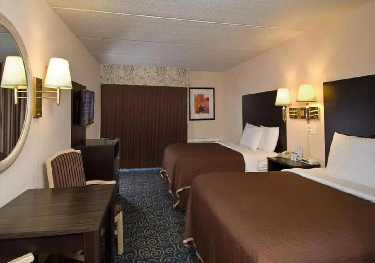 Bed in Tiki Resort - Lake George Bed in Tiki Resort - Lake George