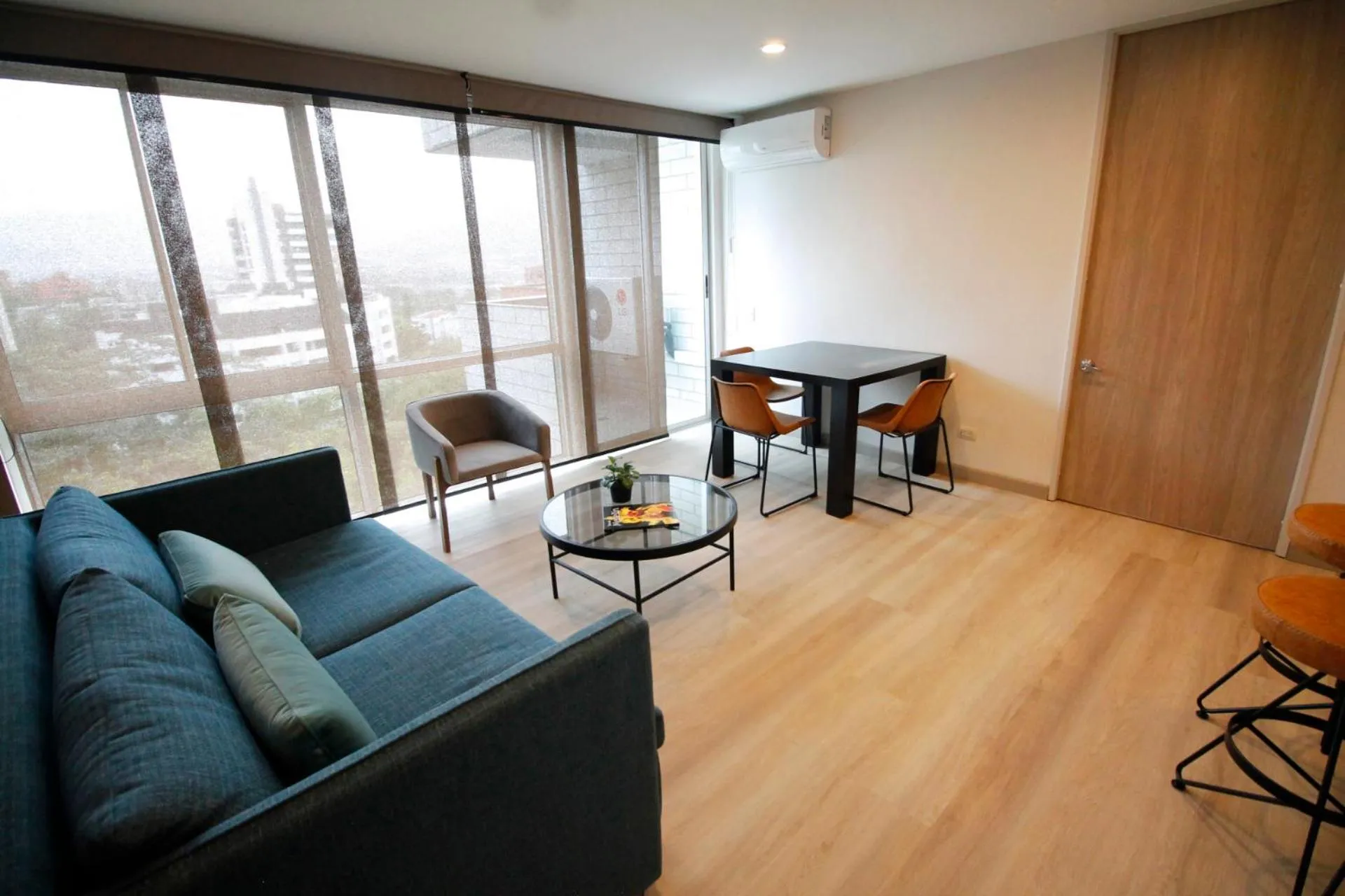 Living room in Estelar Apartamentos Medellin