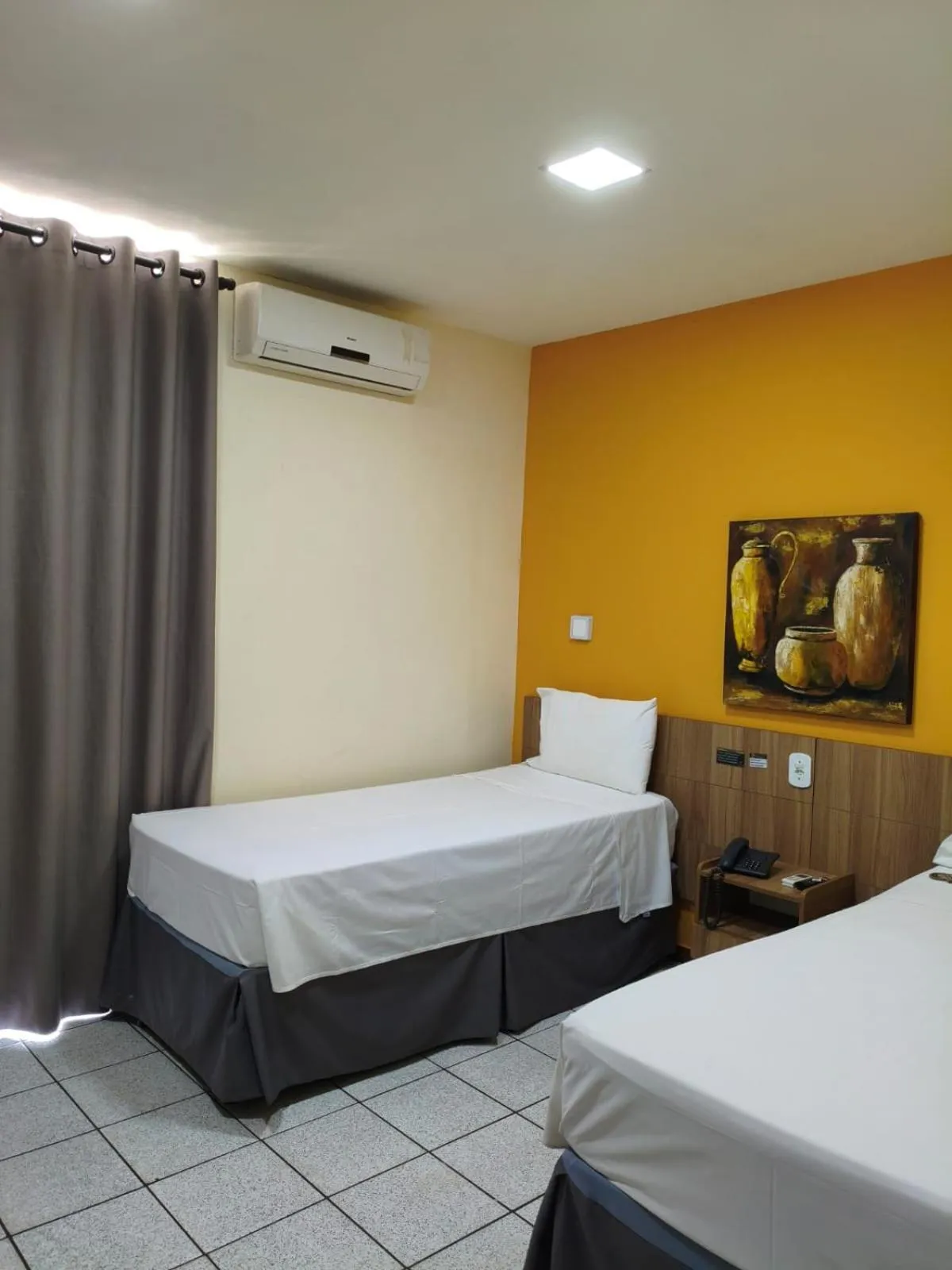 Bed in Boulevard Park Hotel