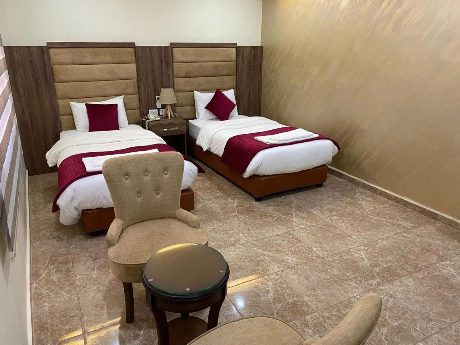 Property building, Bed in Sunset Hotel