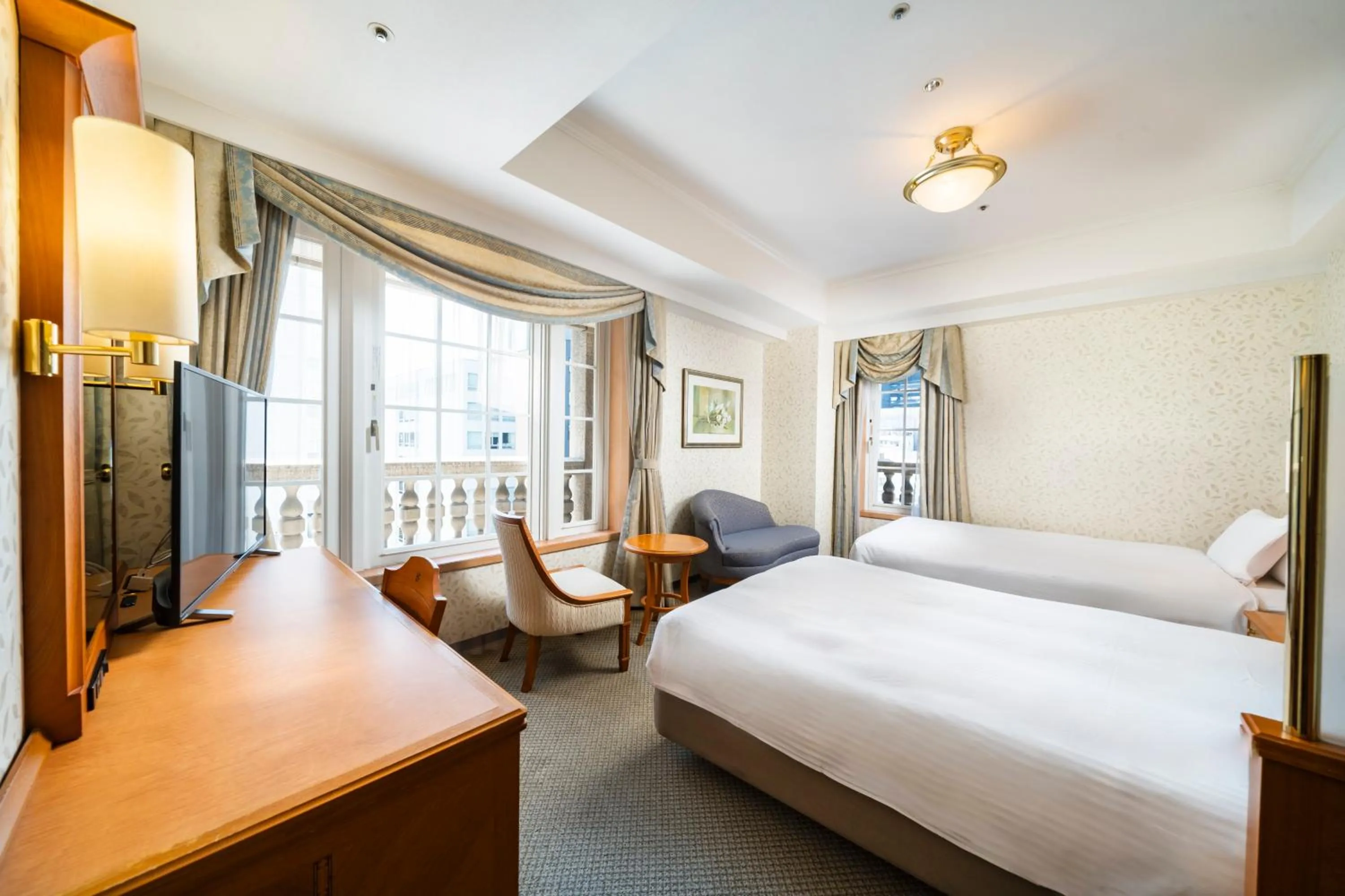 Photo of the whole room, Bed in KOKO HOTEL Osaka Shinsaibashi