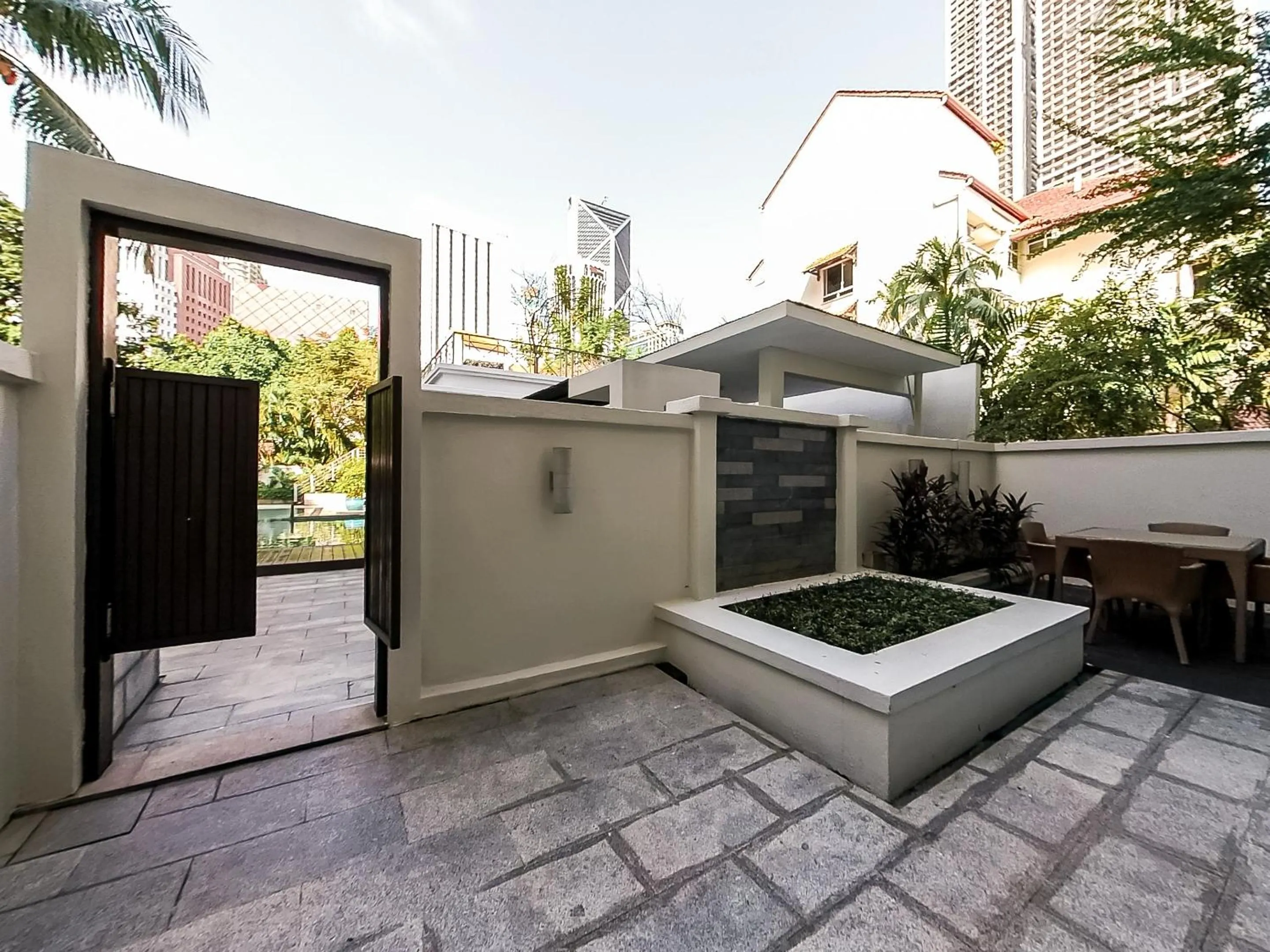 Swimming pool in Micasa All Suites Hotel