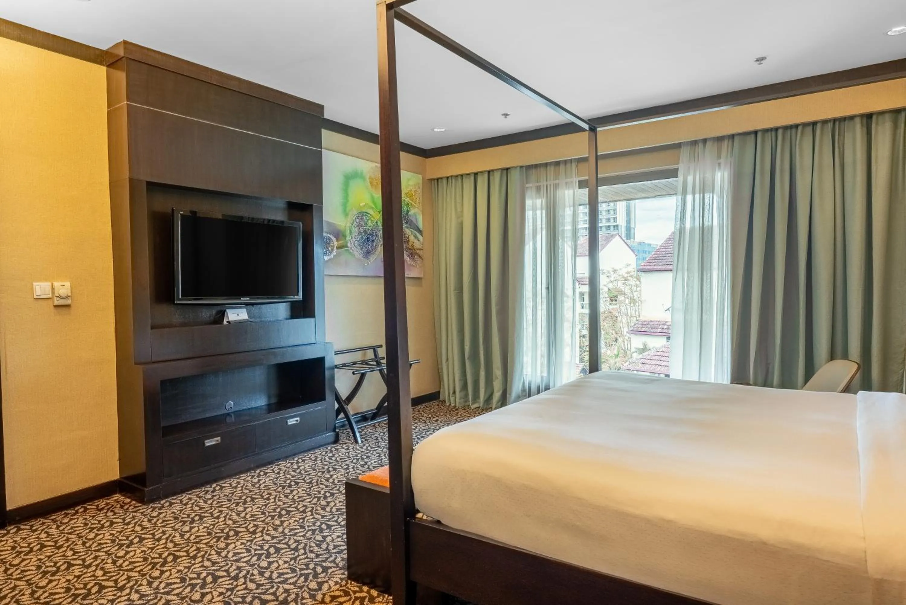 TV and multimedia, Bed in Micasa All Suites Hotel