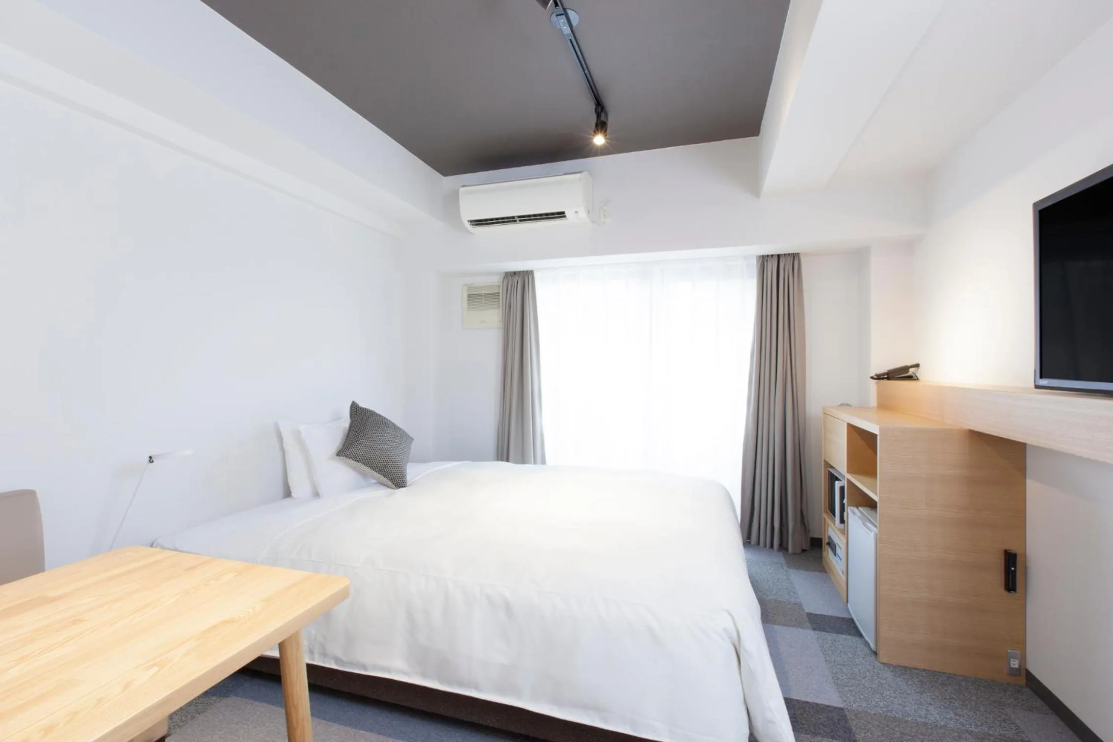 Photo of the whole room, Bed in Tokyu Stay Meguro Yutenji