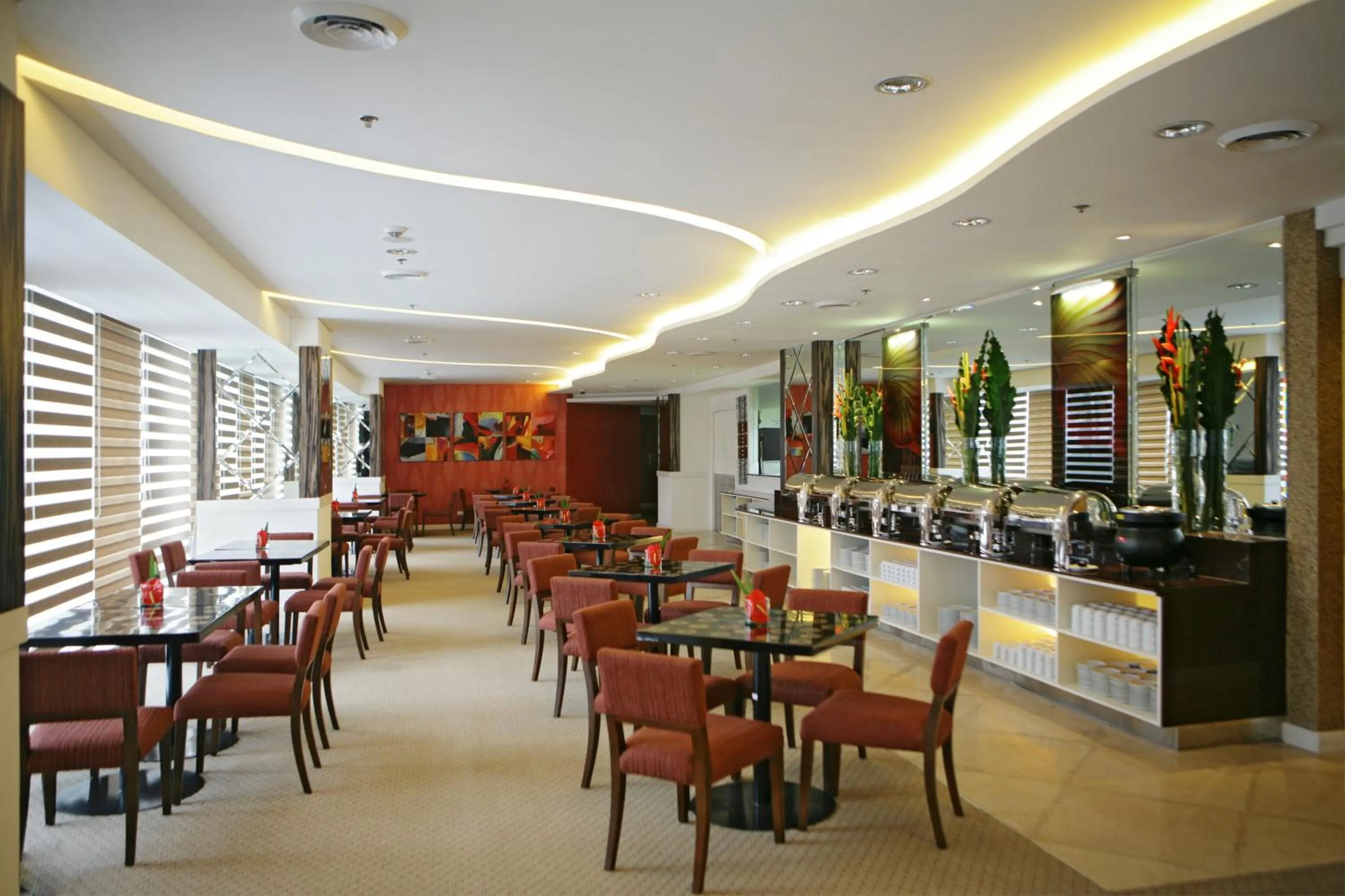 Restaurant/places to eat in St Giles Hotel Makati