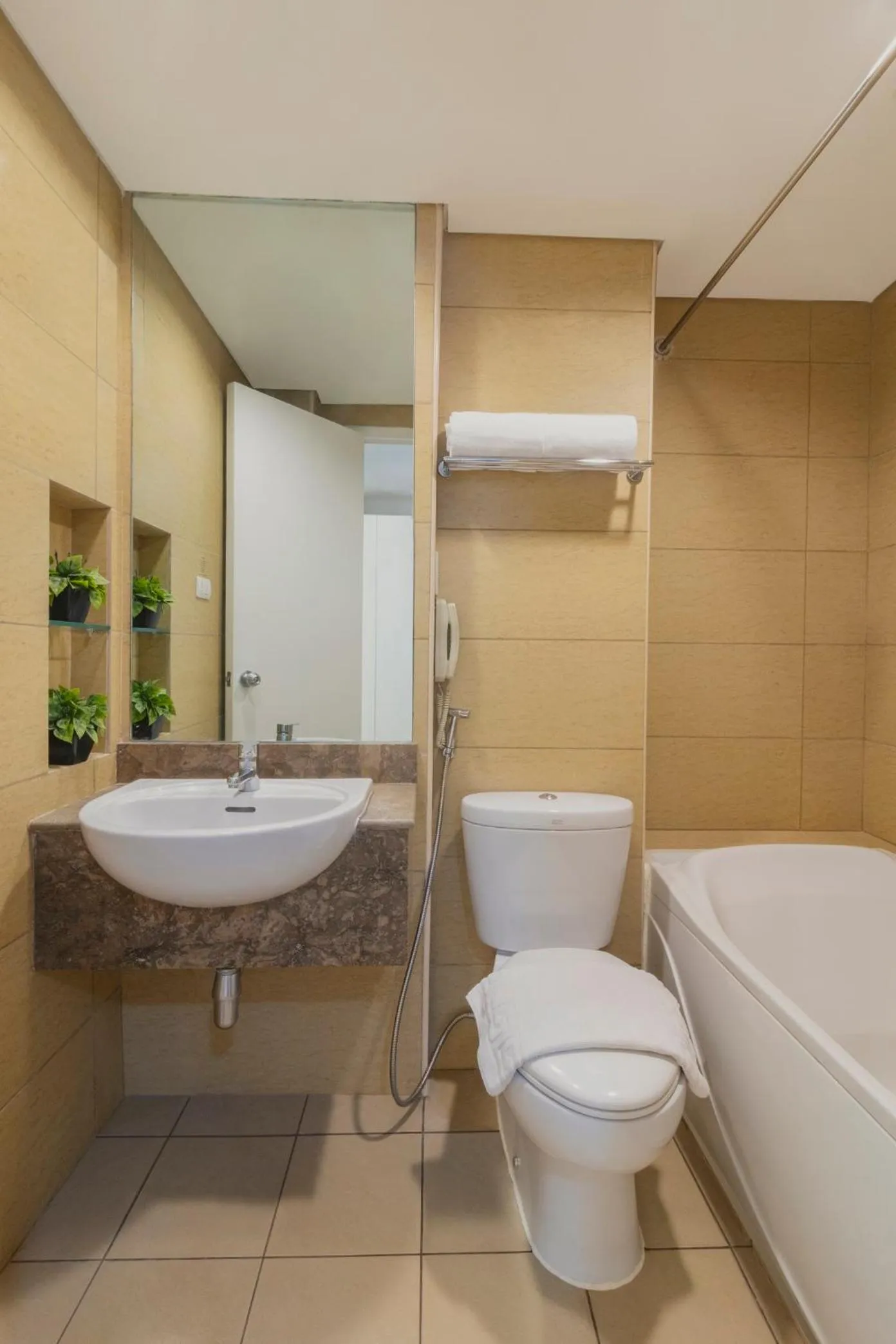 St Giles Hotel Makati