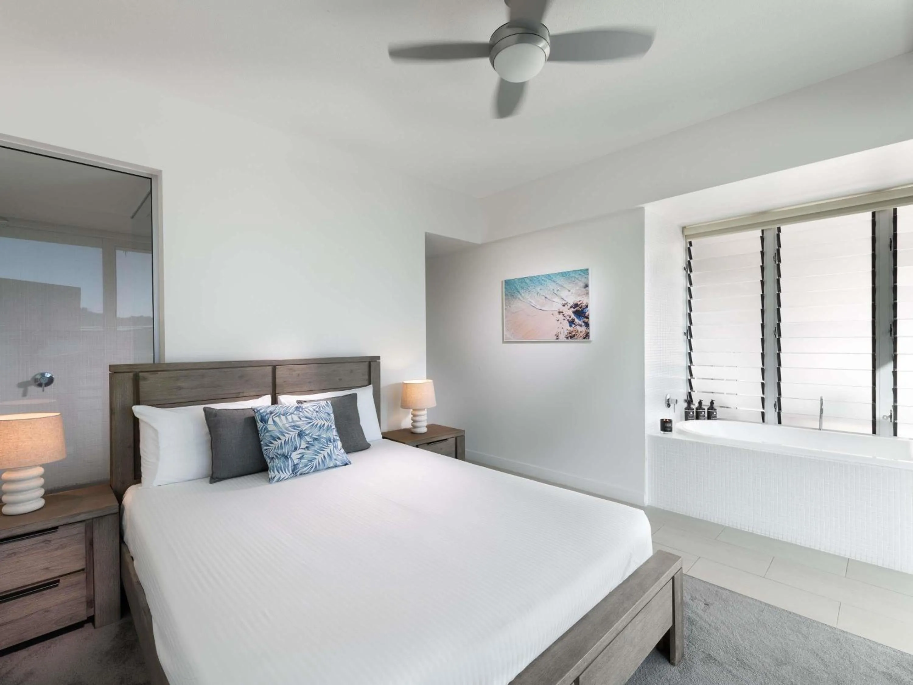 Bedroom, Bed in Grand Mercure Apartments Magnetic Island