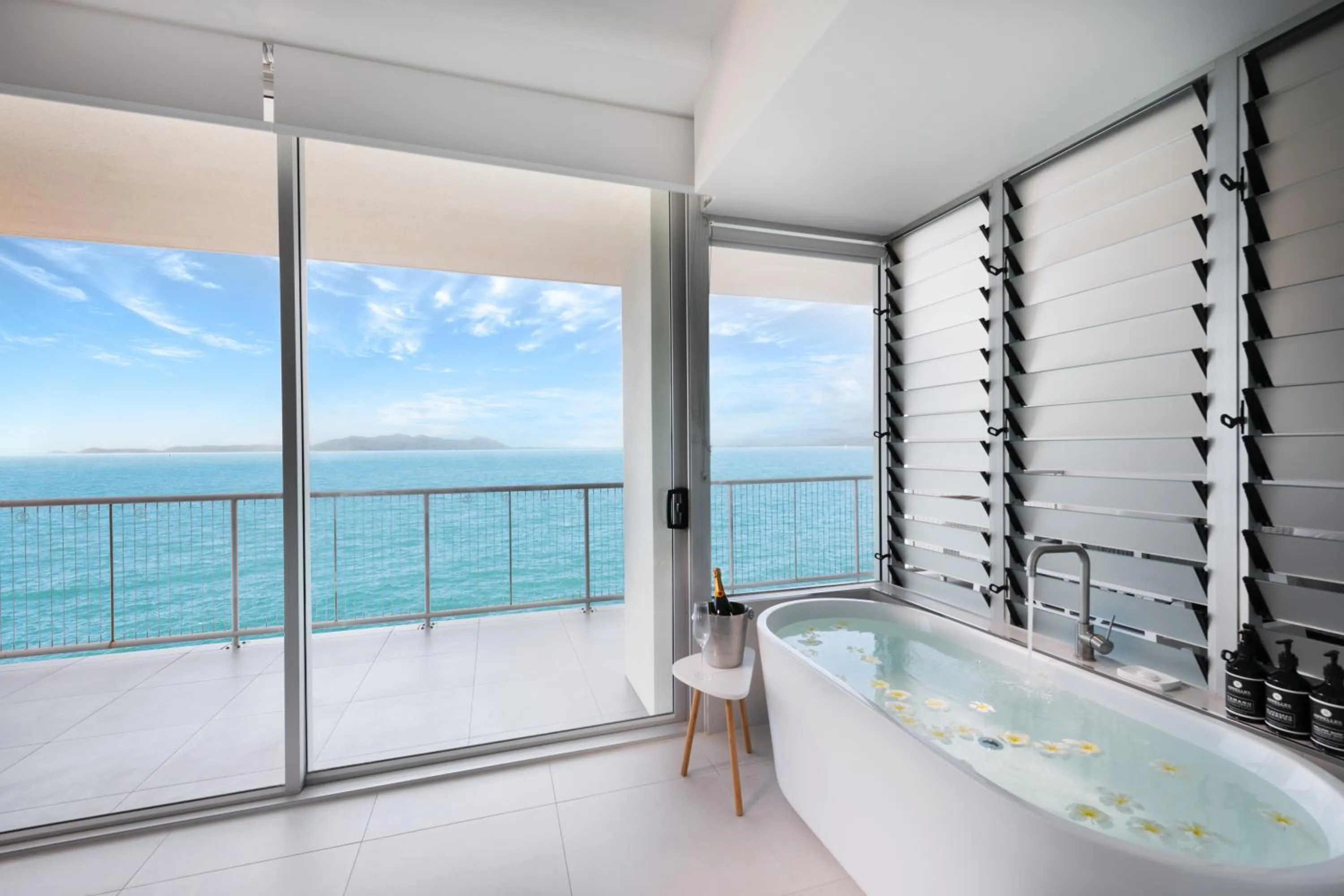 Bathroom in Grand Mercure Apartments Magnetic Island