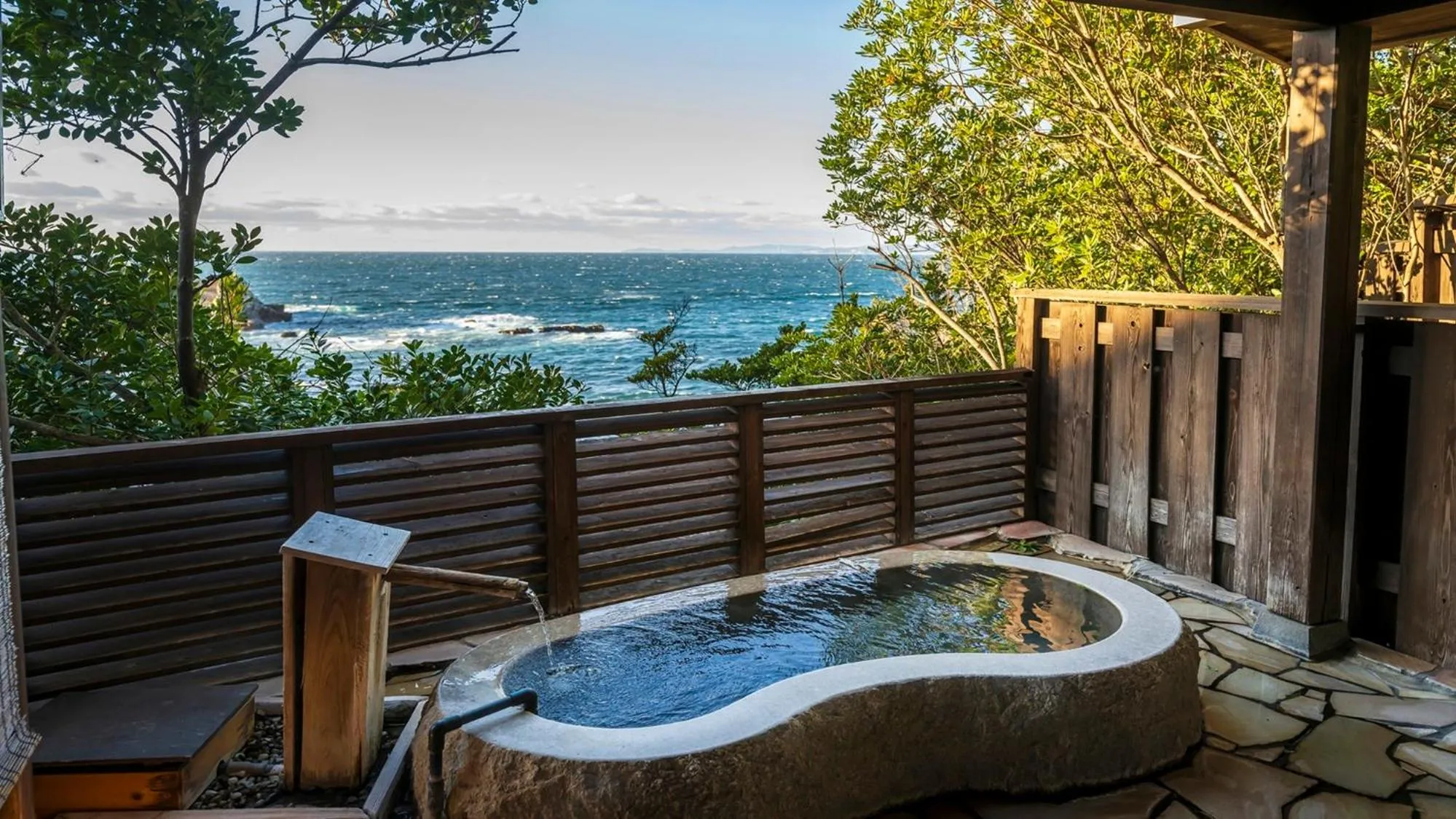 Open Air Bath in Hamachidorinoyu Kaisyu
