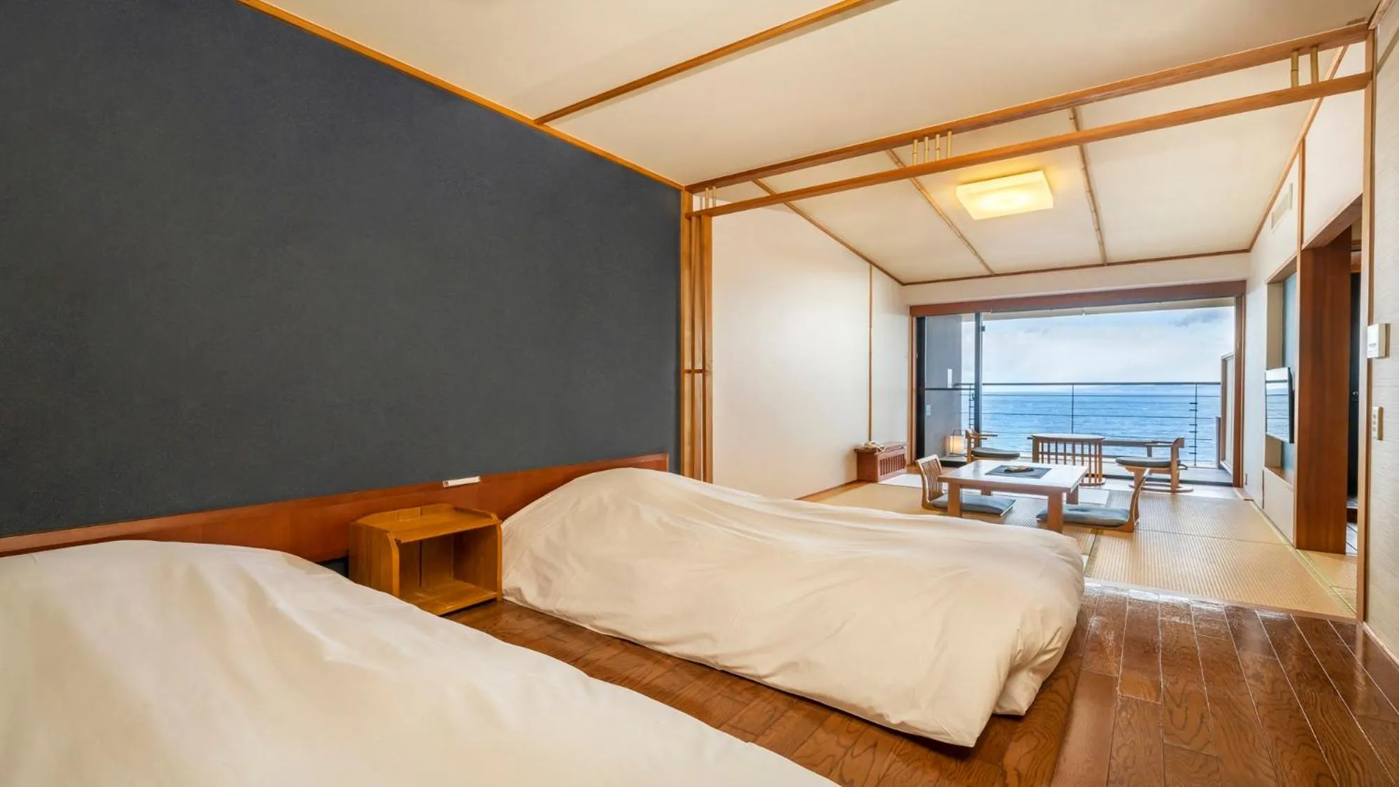 Photo of the whole room, Bed in Hamachidorinoyu Kaisyu