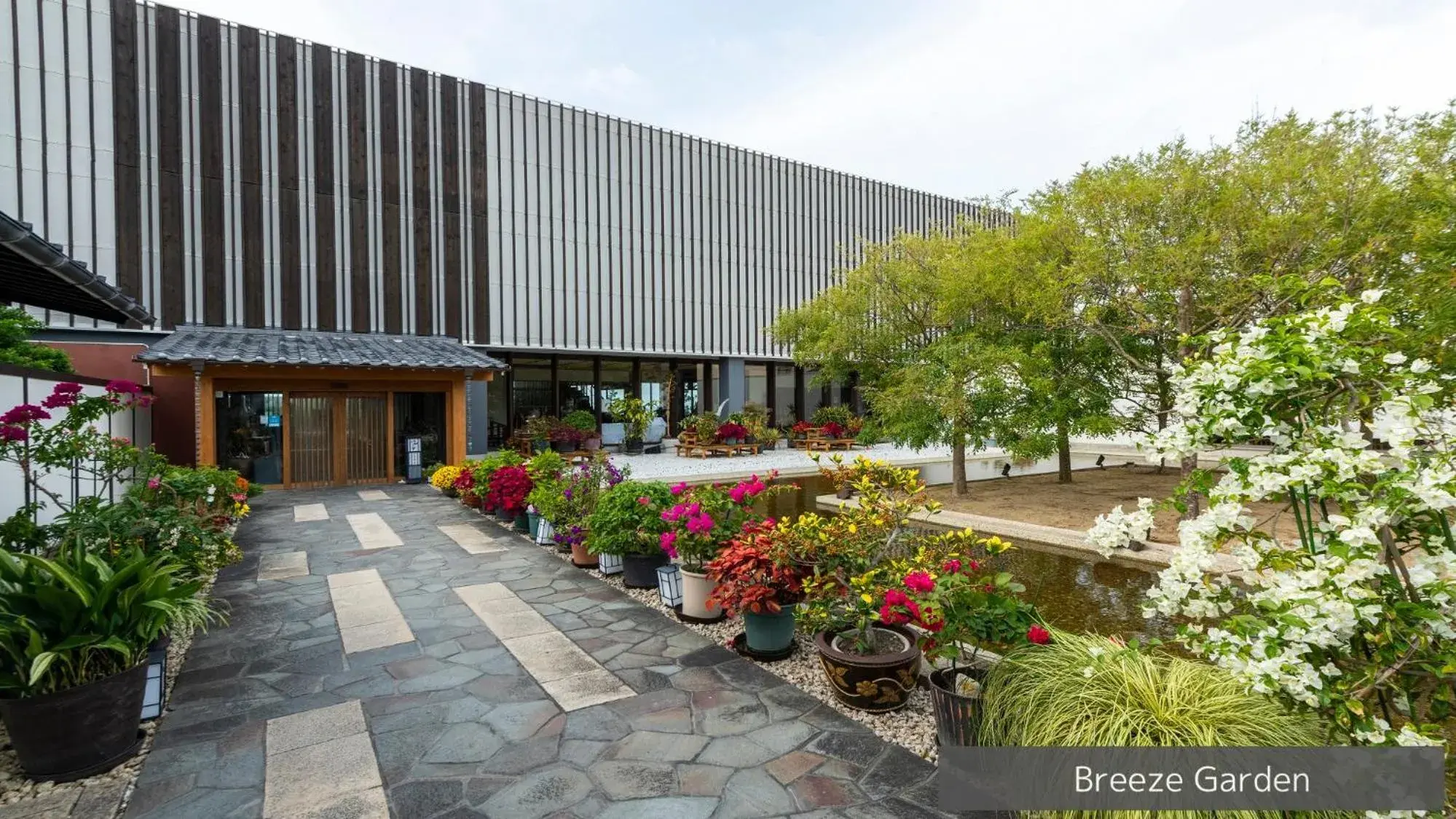 Property building in Hamachidorinoyu Kaisyu Property building in Hamachidorinoyu Kaisyu