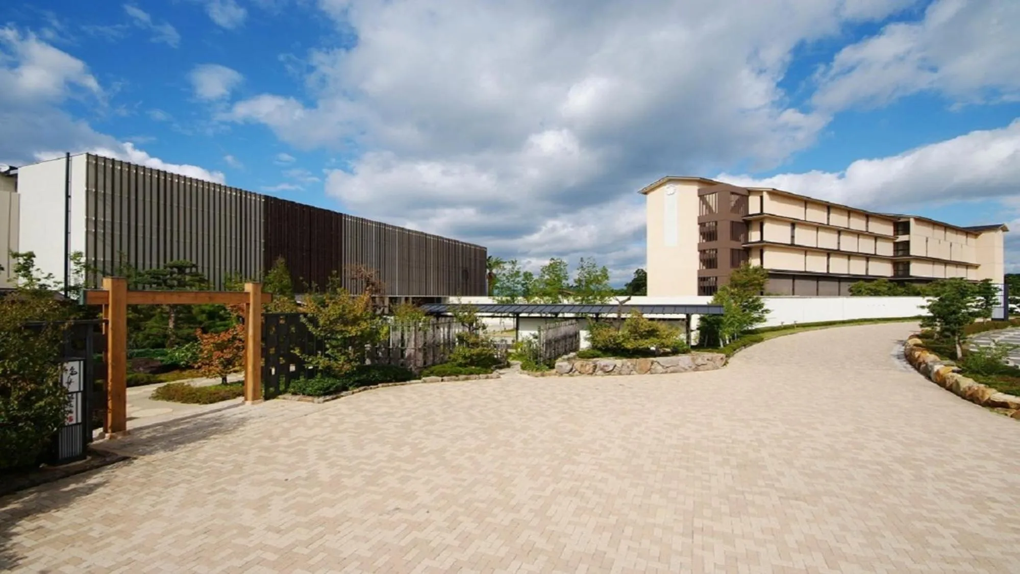 Property building in Hamachidorinoyu Kaisyu