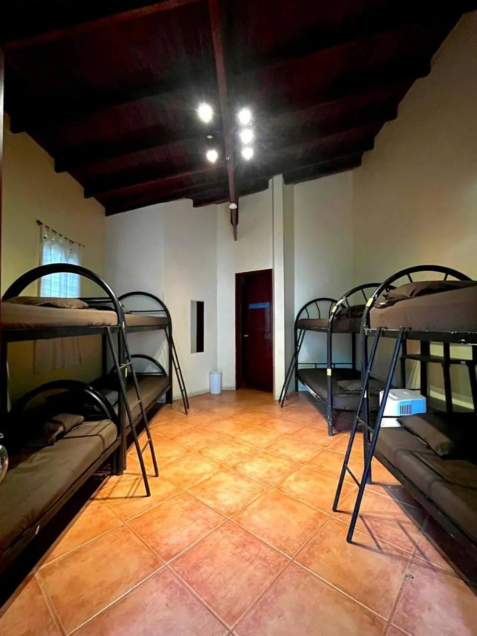 Photo of the whole room, Bed in Tamarindo Backpackers