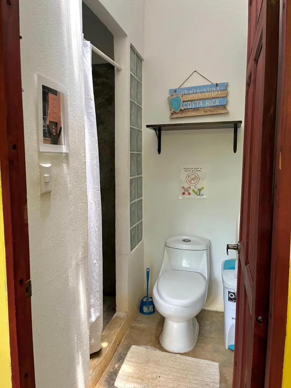 Shower in Tamarindo Backpackers