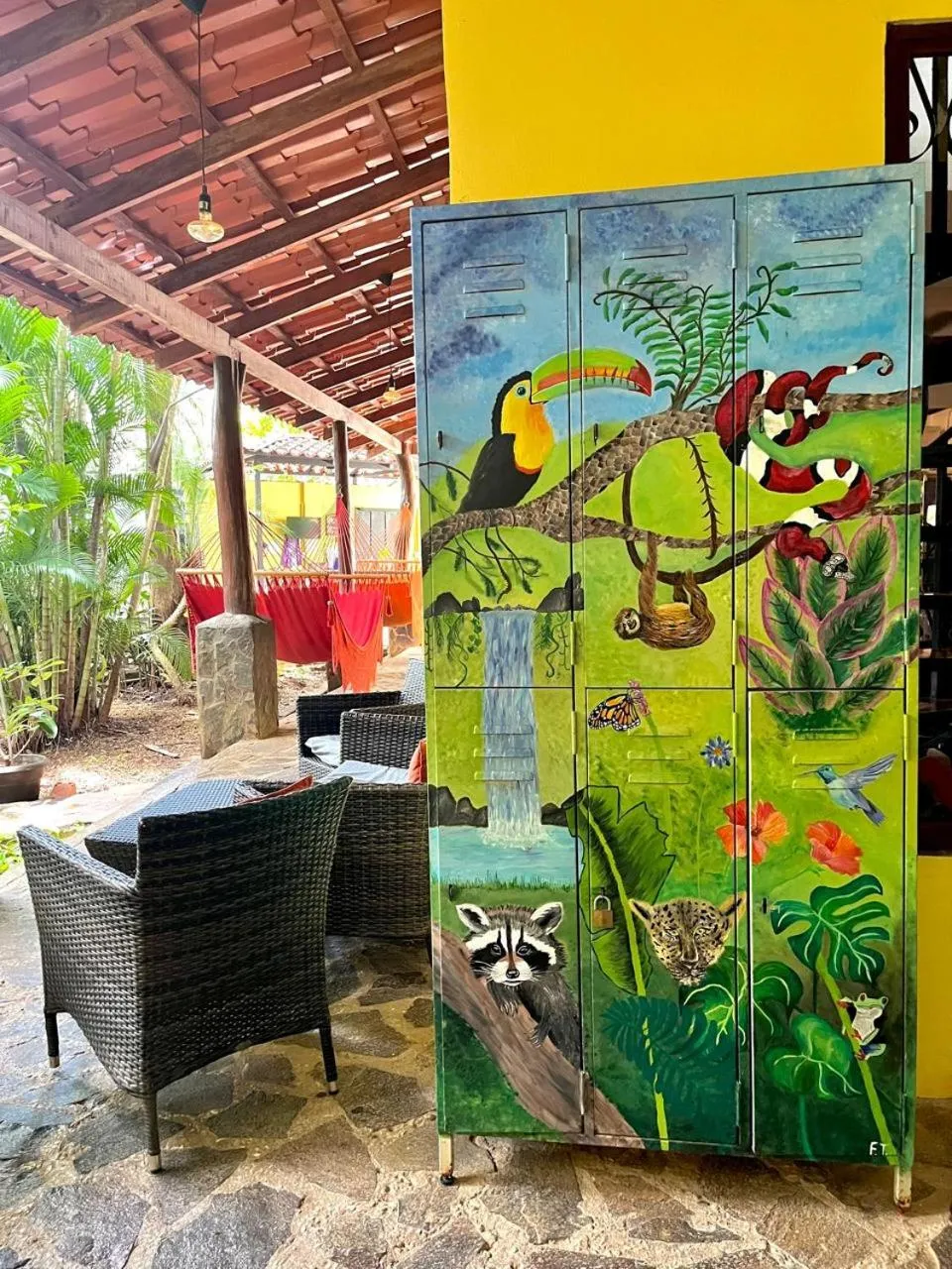 locker in Tamarindo Backpackers