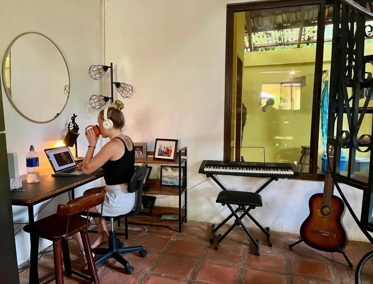 Business facilities in Tamarindo Backpackers