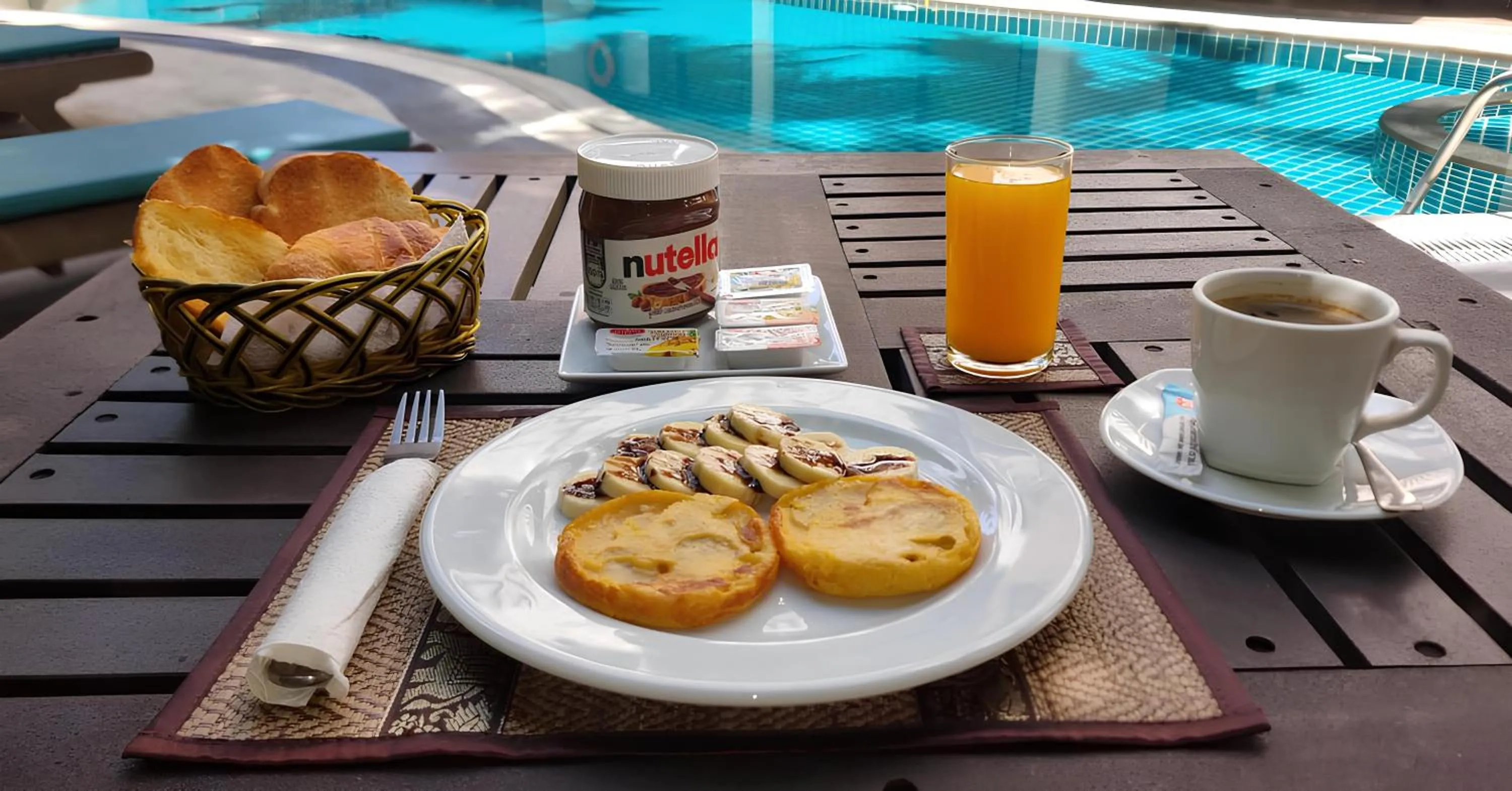 Restaurant/places to eat in Ratana Hill Patong