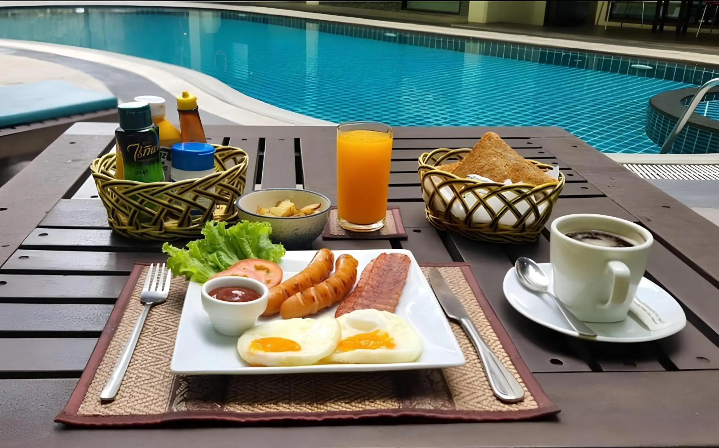 Restaurant/places to eat in Ratana Hill Patong Restaurant/places to eat in Ratana Hill Patong