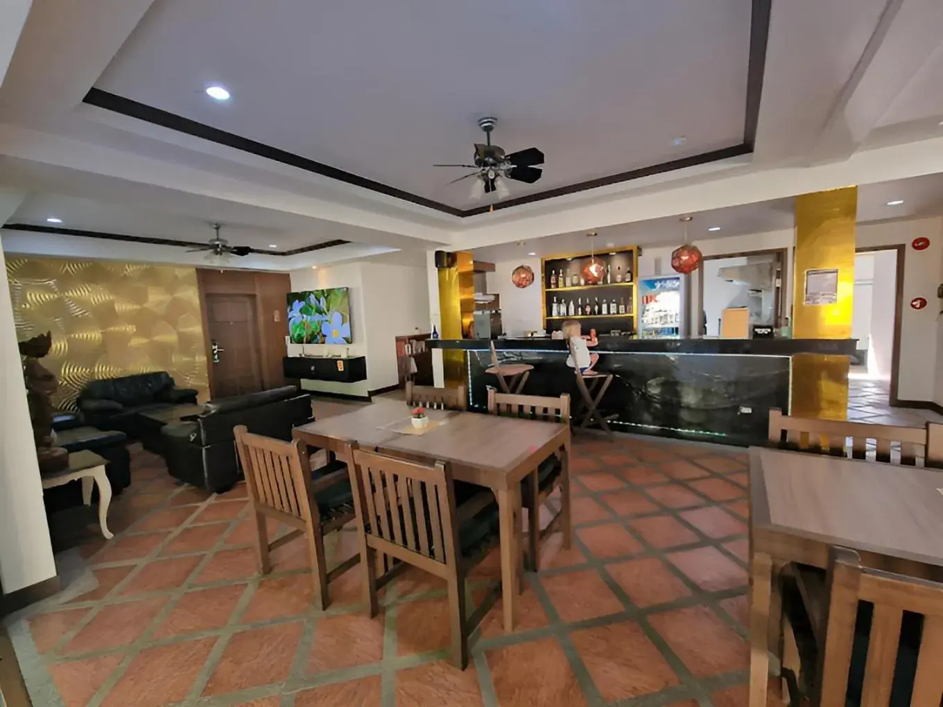 Restaurant/places to eat in Ratana Hill Patong Restaurant/places to eat in Ratana Hill Patong