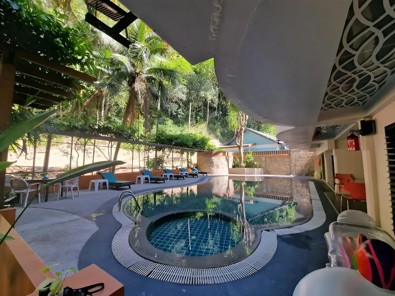 Swimming pool in Ratana Hill Patong Swimming pool in Ratana Hill Patong