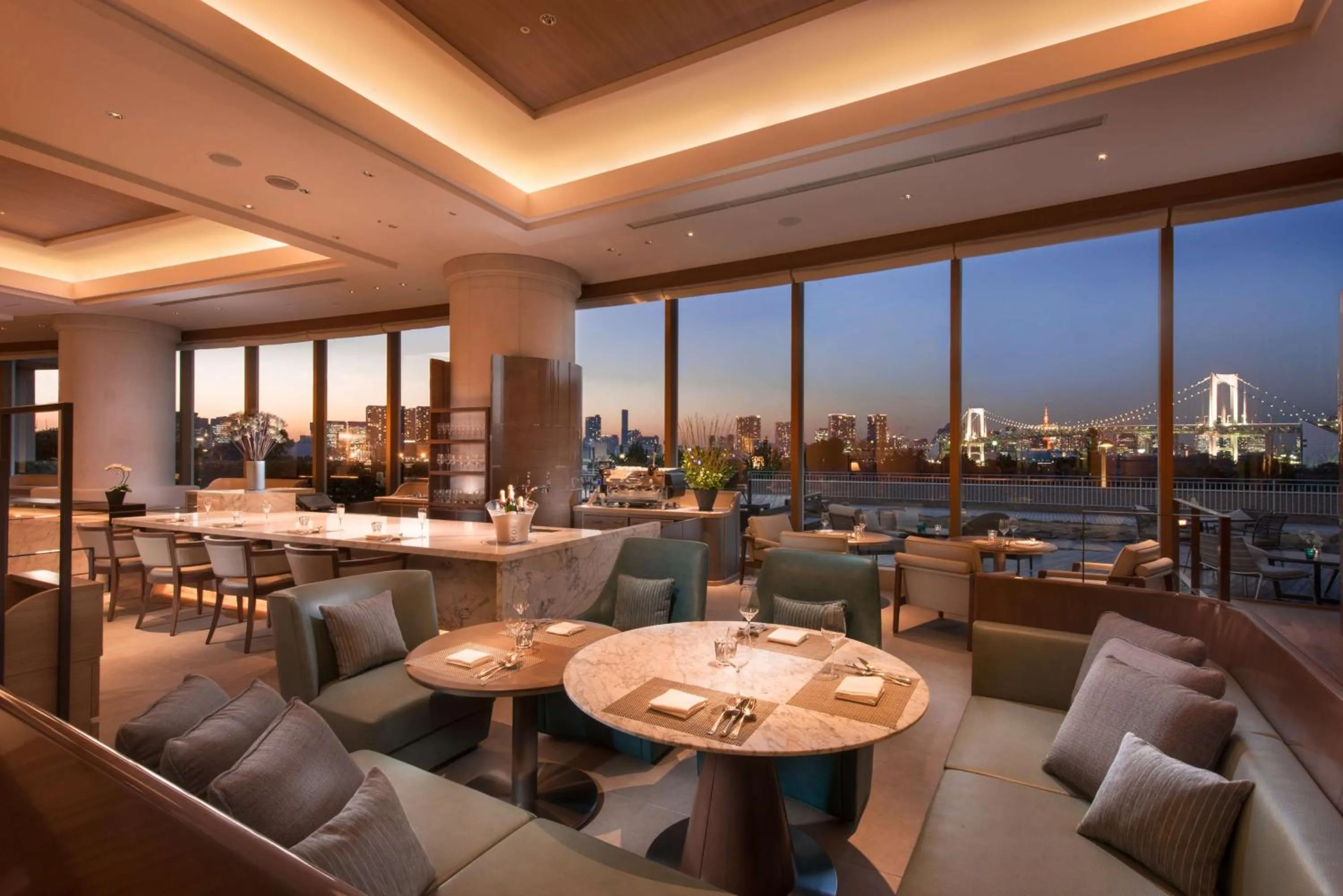Restaurant/places to eat in Hilton Tokyo Odaiba