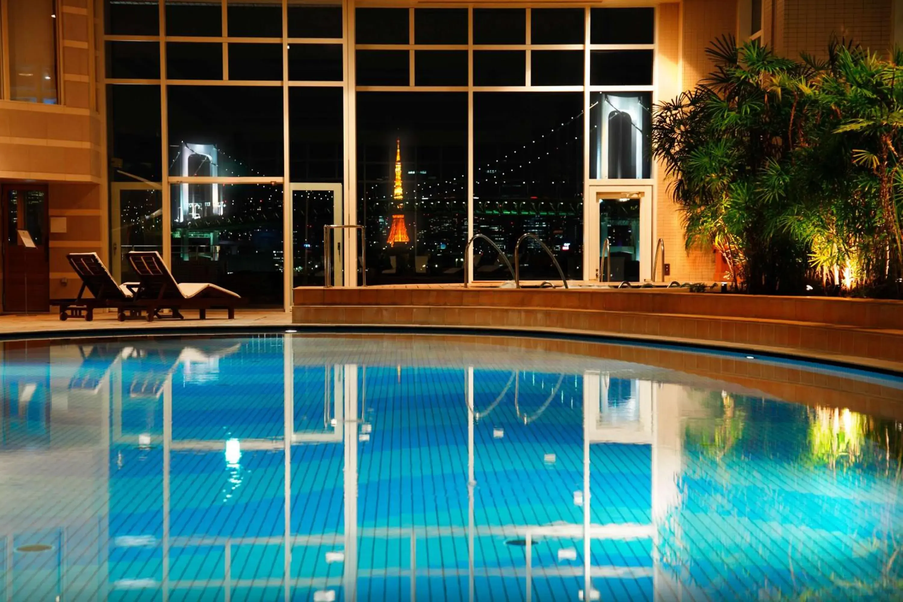 Pool view in Hilton Tokyo Odaiba Pool view in Hilton Tokyo Odaiba