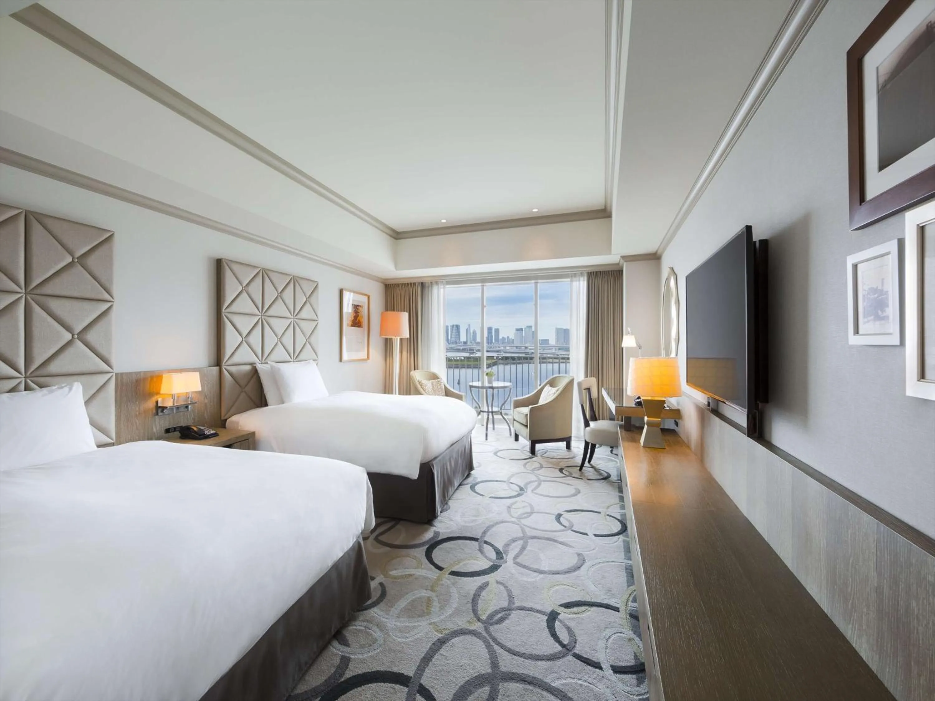 TV and multimedia, Bed in Hilton Tokyo Odaiba