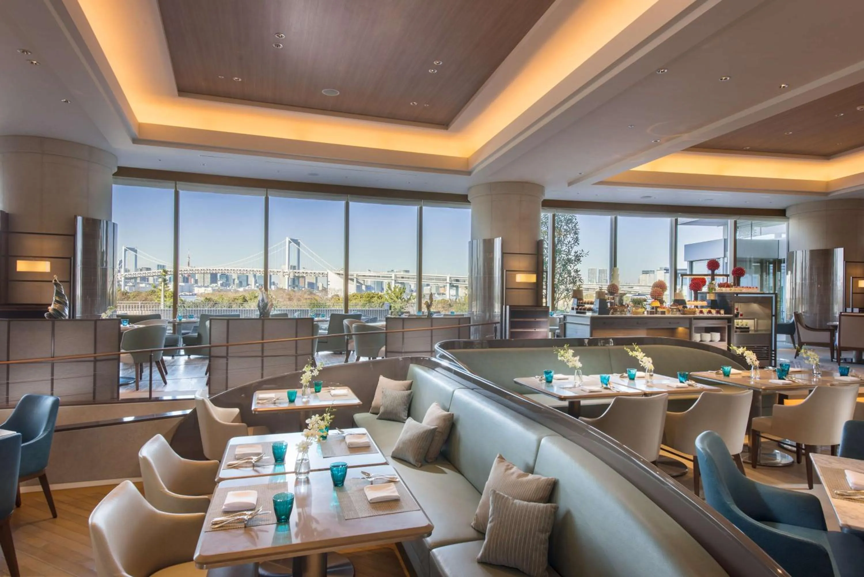 Restaurant/places to eat in Hilton Tokyo Odaiba