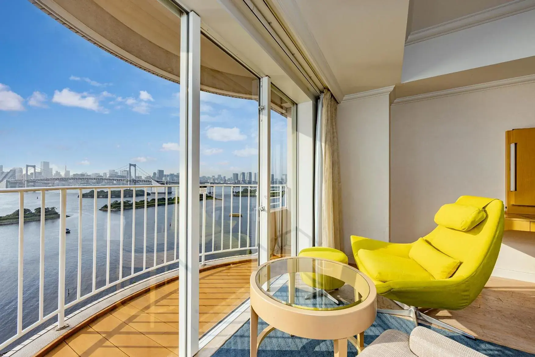 King Premium Executive - Non-Smoking - 40sqm - Rainbow Bridge View in Hilton Tokyo Odaiba King Premium Executive - Non-Smoking - 40sqm - Rainbow Bridge View in Hilton Tokyo Odaiba