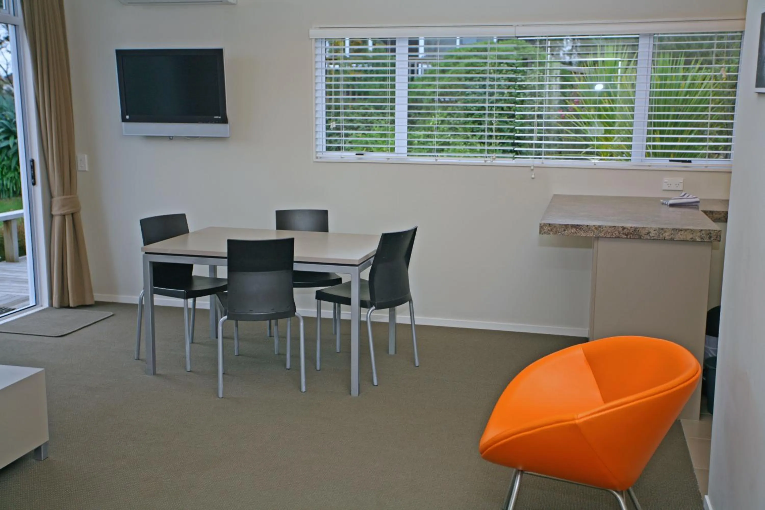 Dining area in Taupo Debretts Spa Resort