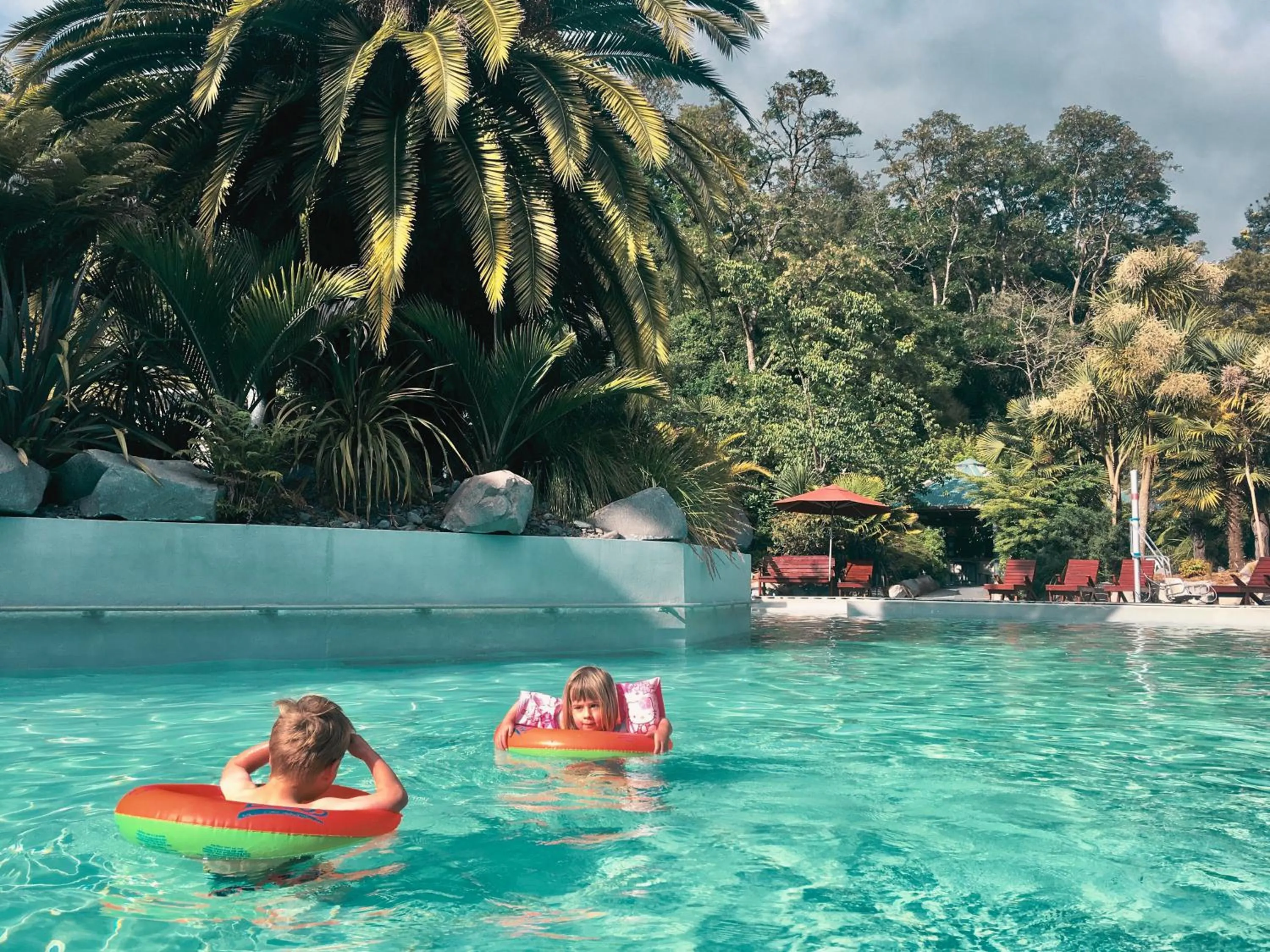Swimming pool in Taupo Debretts Spa Resort