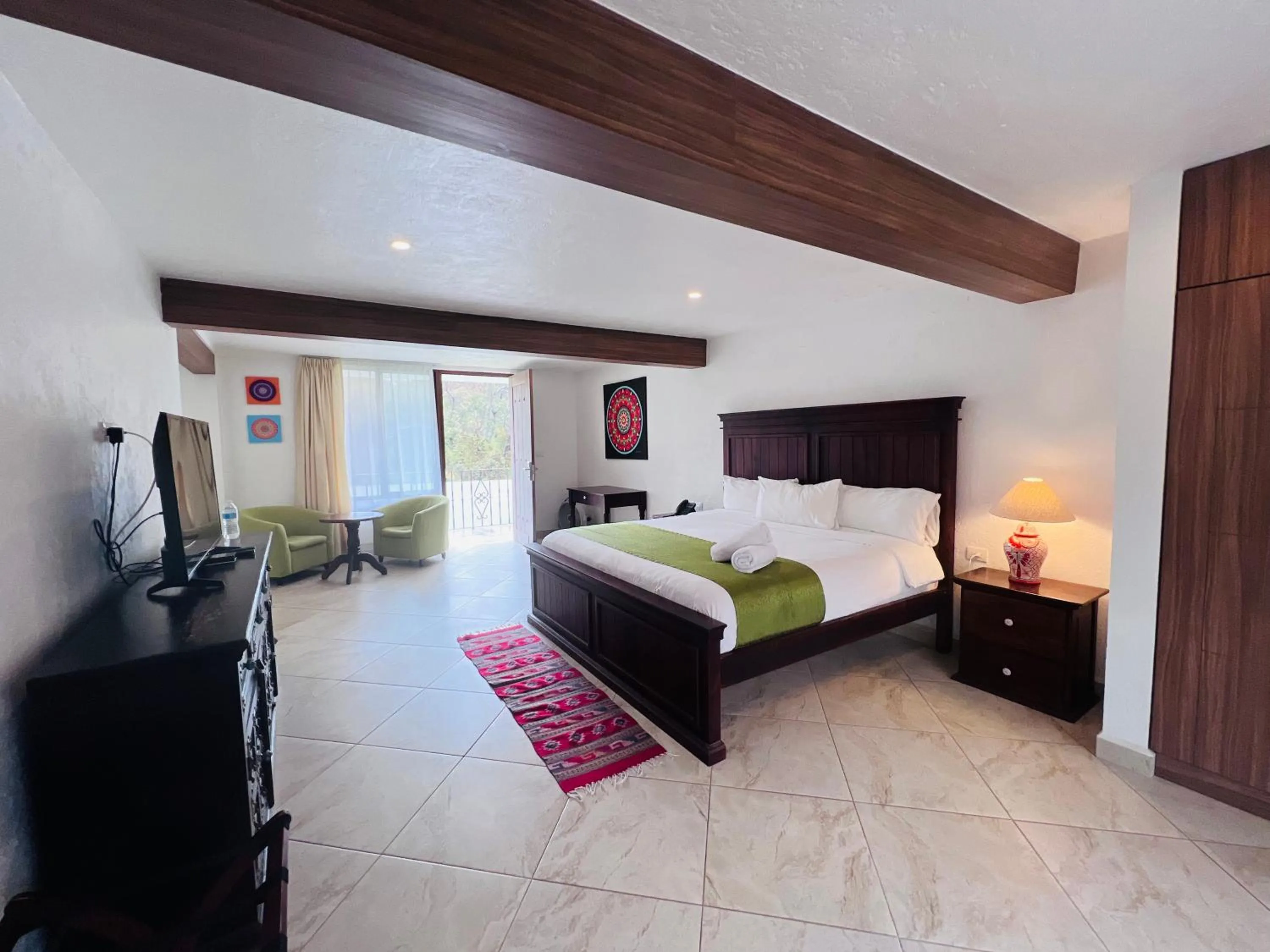 TV and multimedia, Bed in Hotel Las Puertas de Tepoztlan