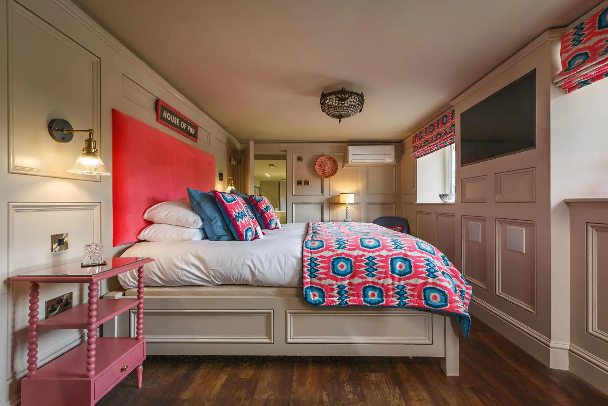 Coaching Rooms 1 in Ffolkes Coaching Rooms 1 in Ffolkes