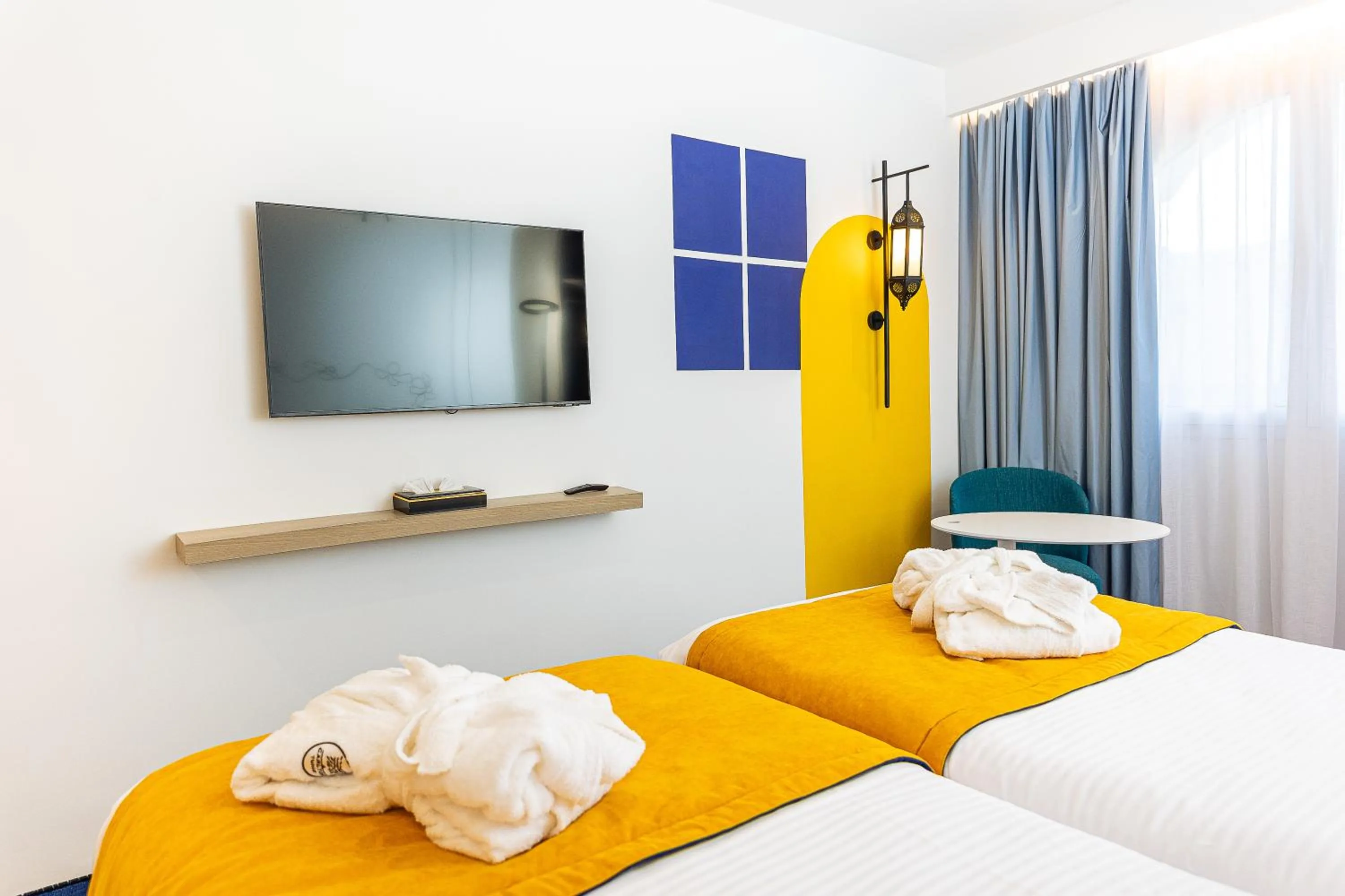 TV and multimedia, Bed in Hotel Carlton