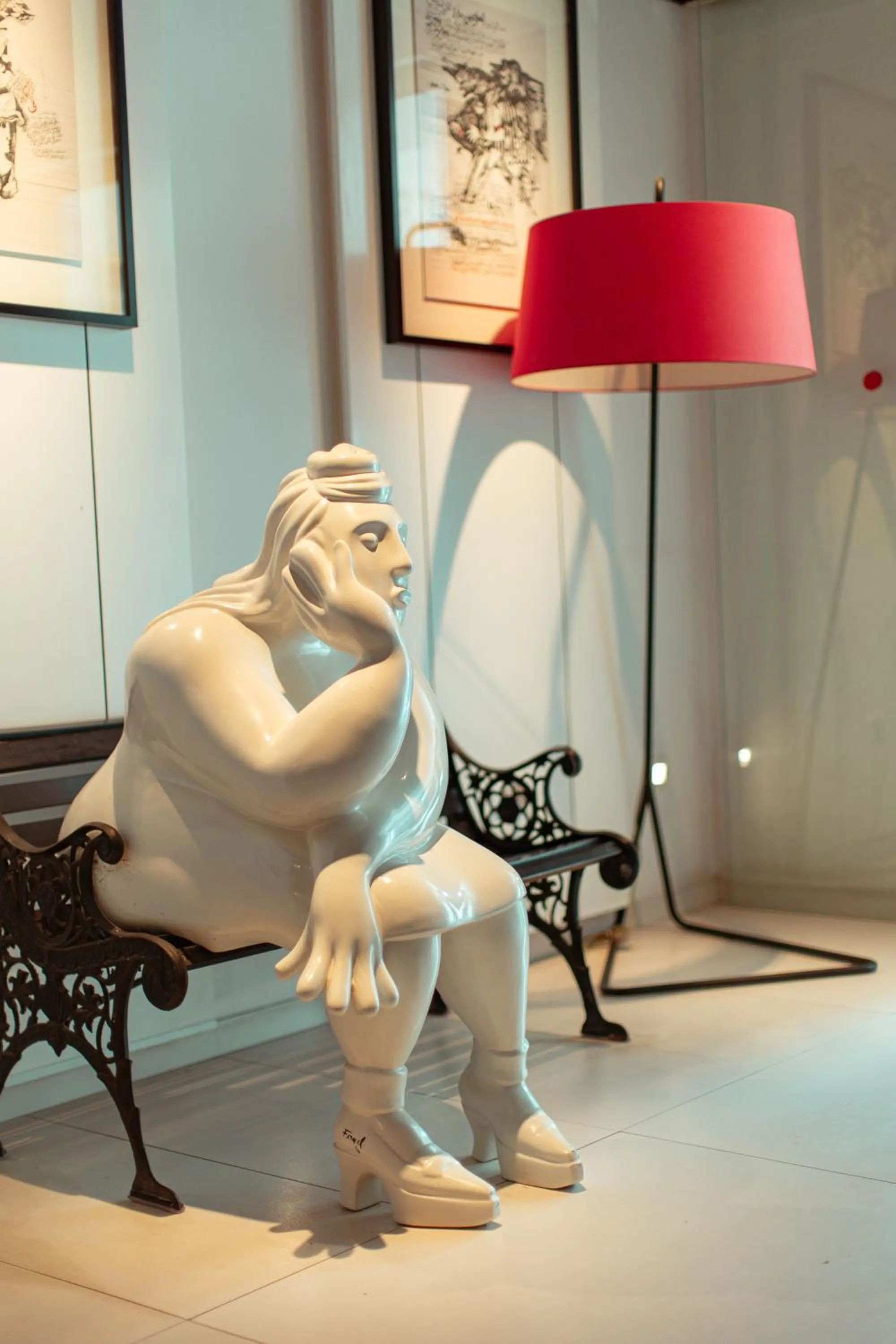 Decorative detail in Hotel Carlton