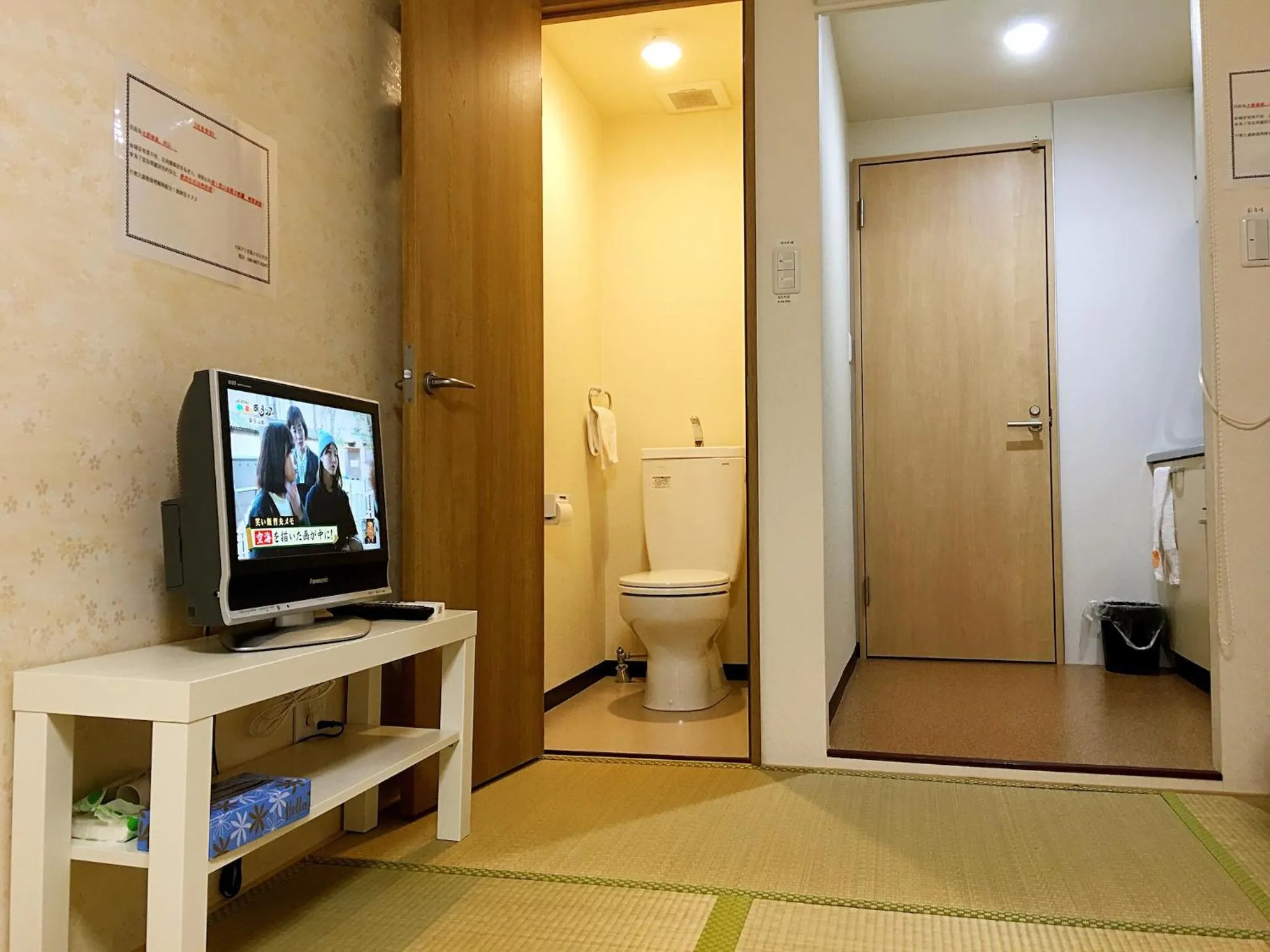 Photo of the whole room in Osaka Tengachaya Guesthouse SAYURI II
