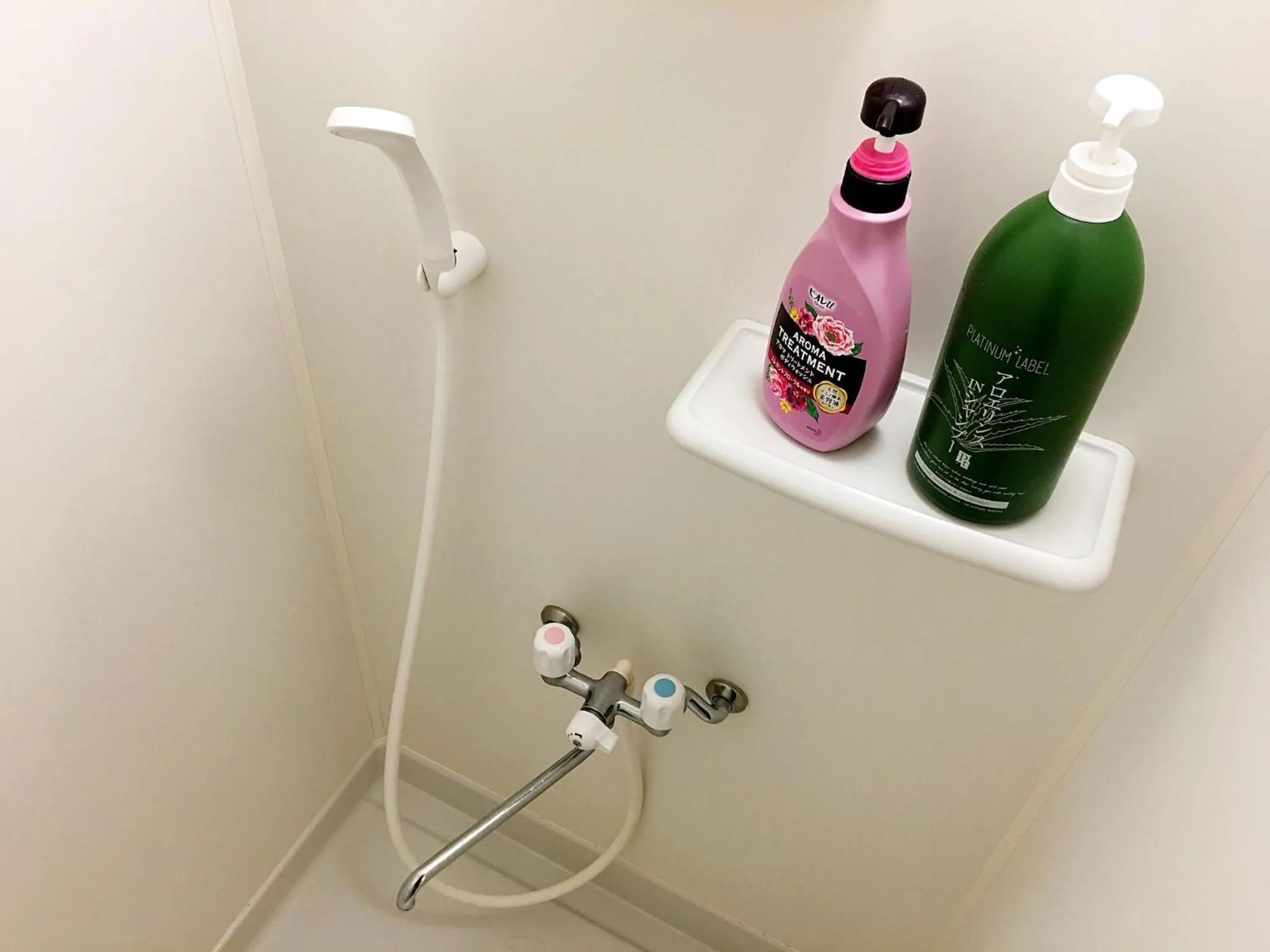 Shower in Osaka Tengachaya Guesthouse SAYURI II