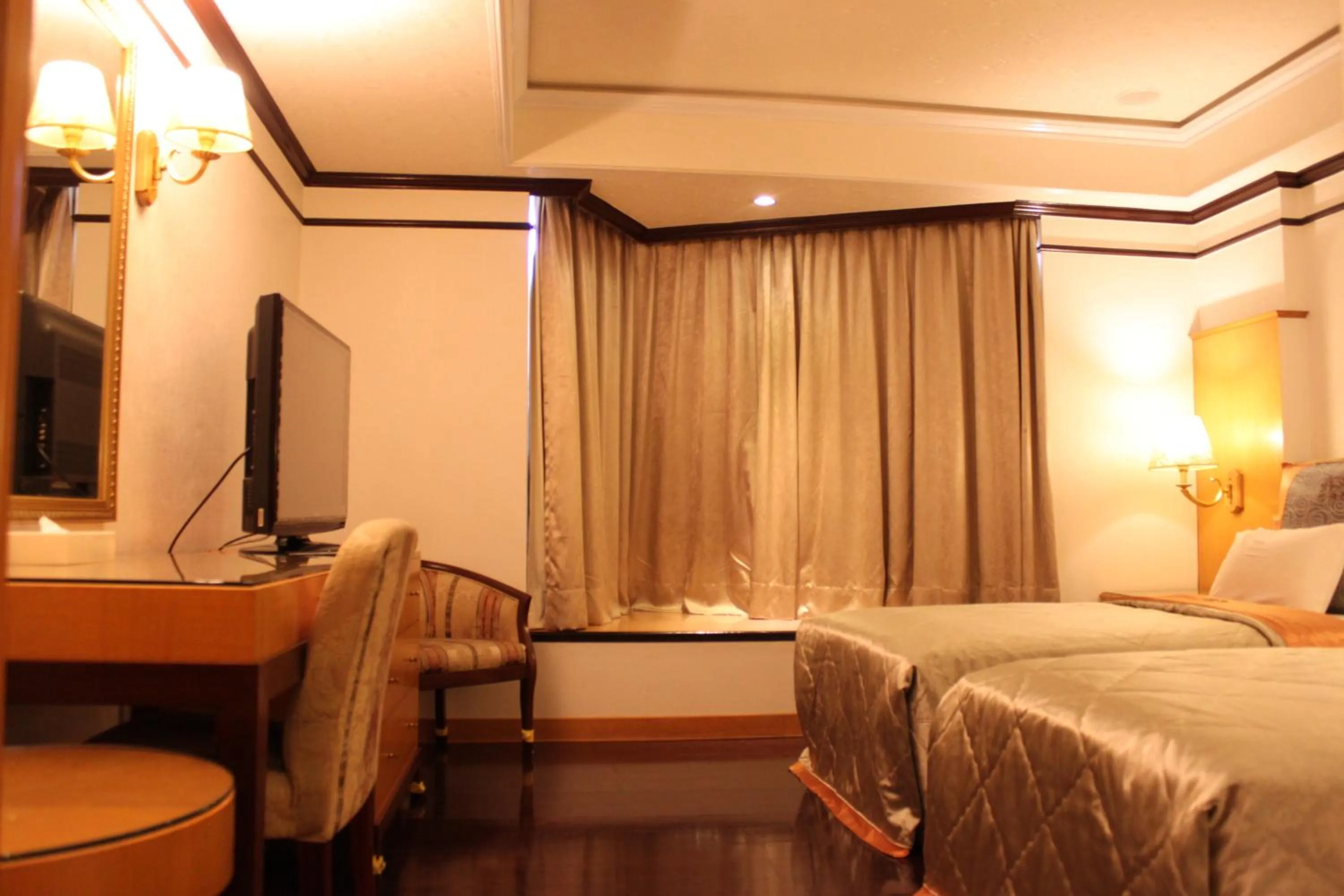 Bed in Beverly Commercial Motel