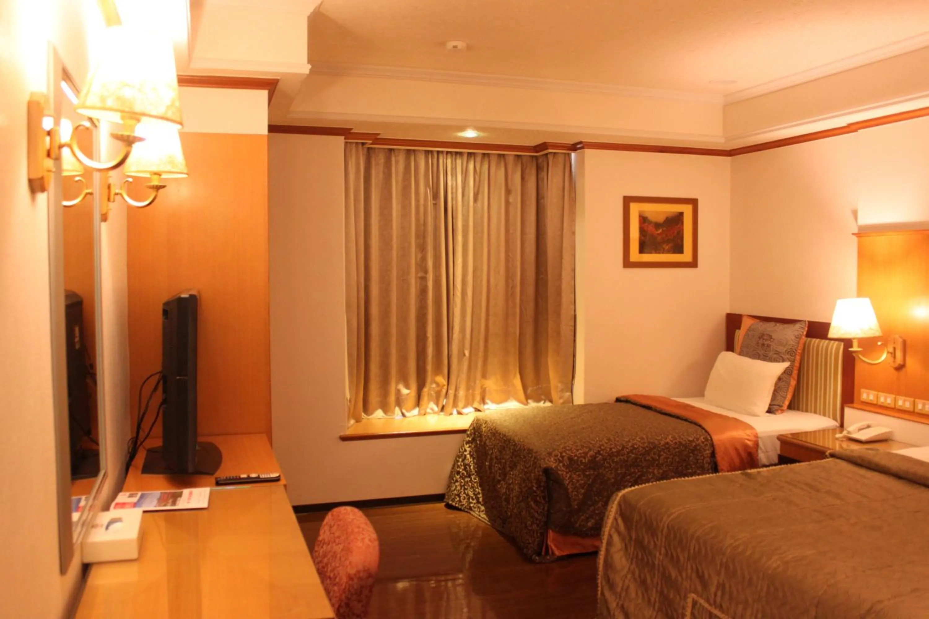 Bed in Beverly Commercial Motel