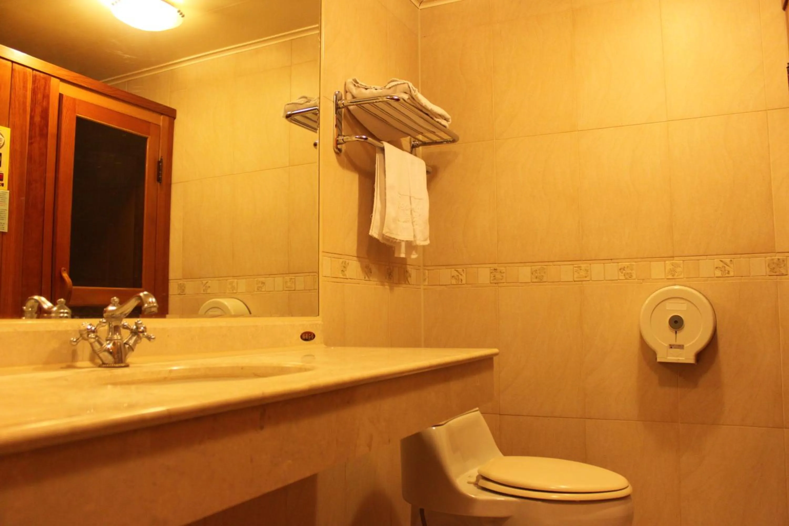 Beverly Commercial Motel