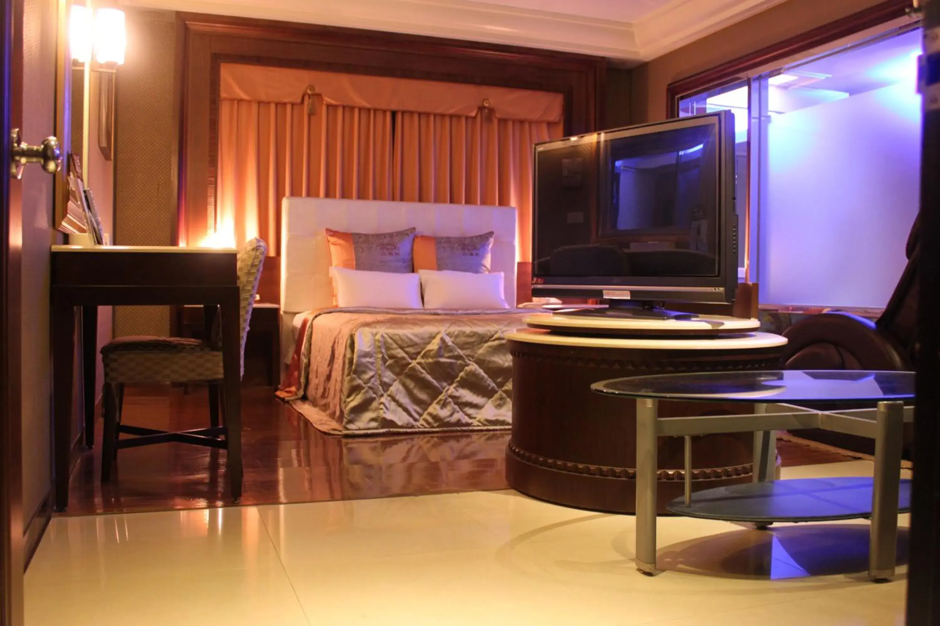 Deluxe Double Room in Beverly Commercial Motel Deluxe Double Room in Beverly Commercial Motel