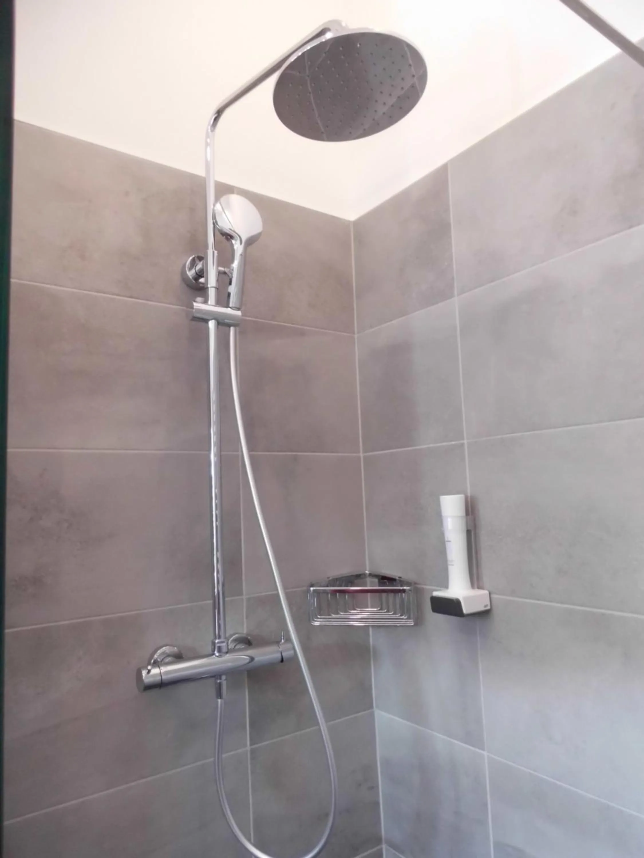 Shower in Pension Elisabeth - Rooms & Apartments