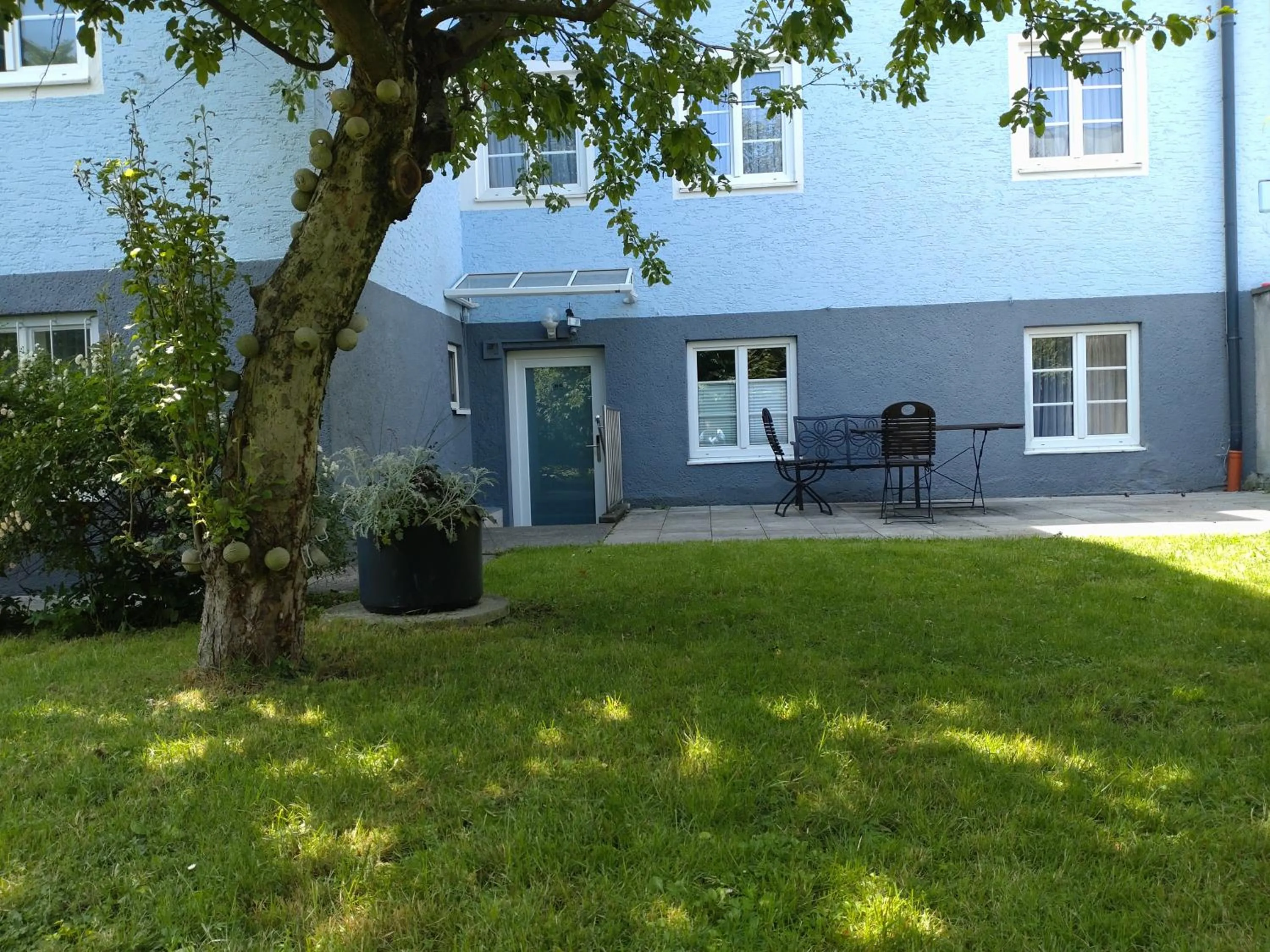 Garden in Pension Elisabeth - Rooms & Apartments