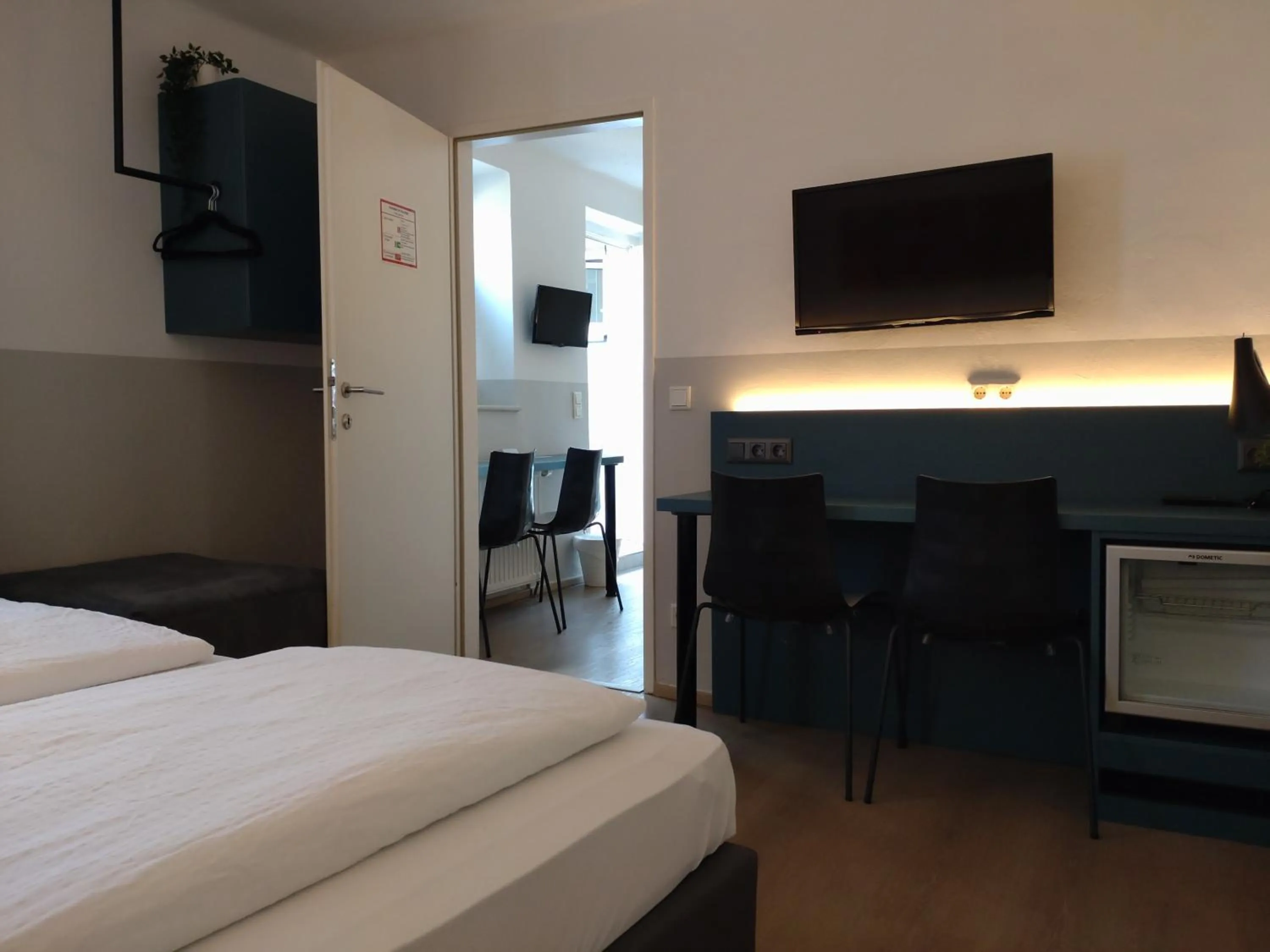 TV and multimedia, Bed in Pension Elisabeth - Rooms & Apartments