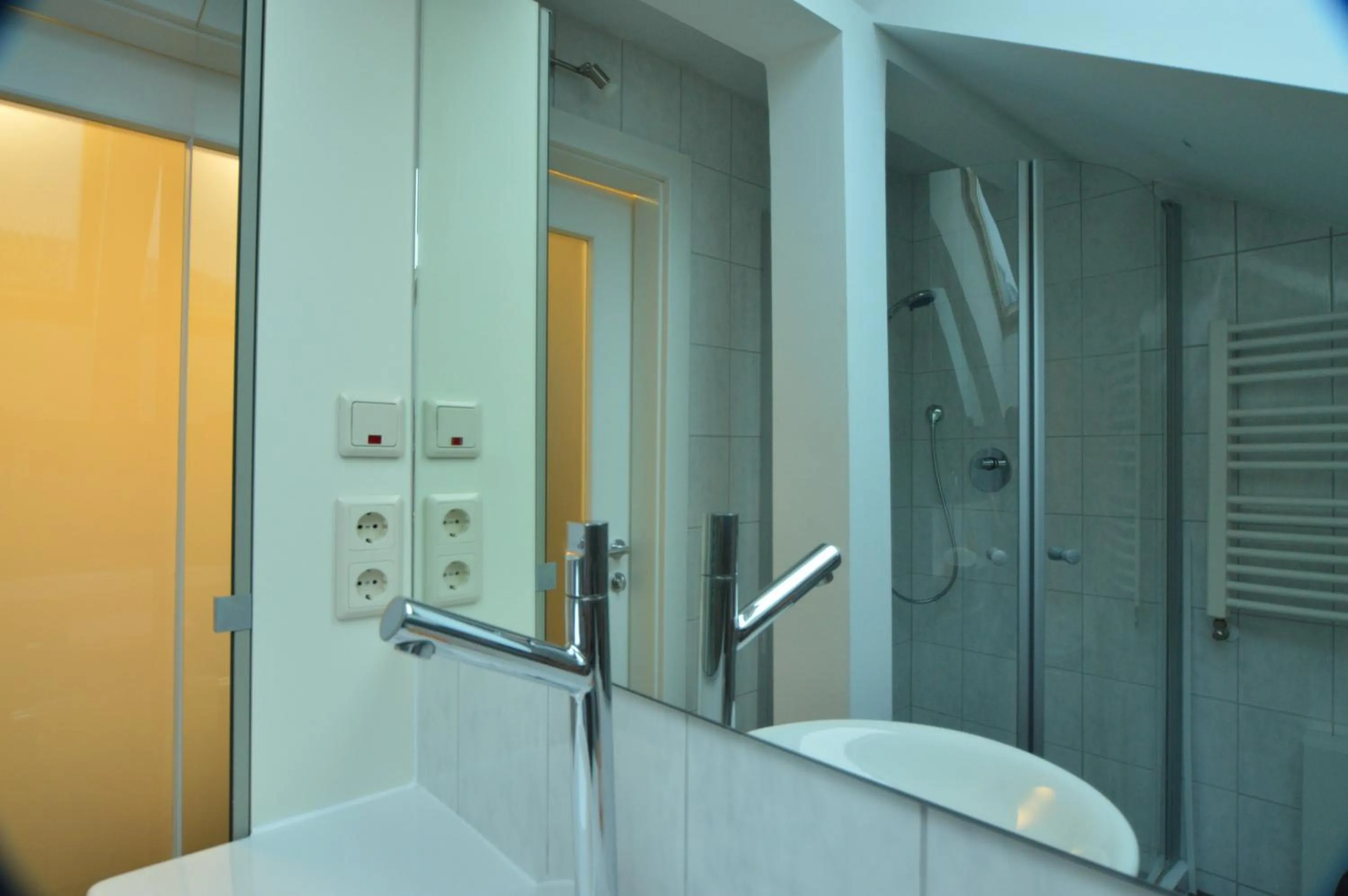 Bathroom in Pension Elisabeth - Rooms & Apartments