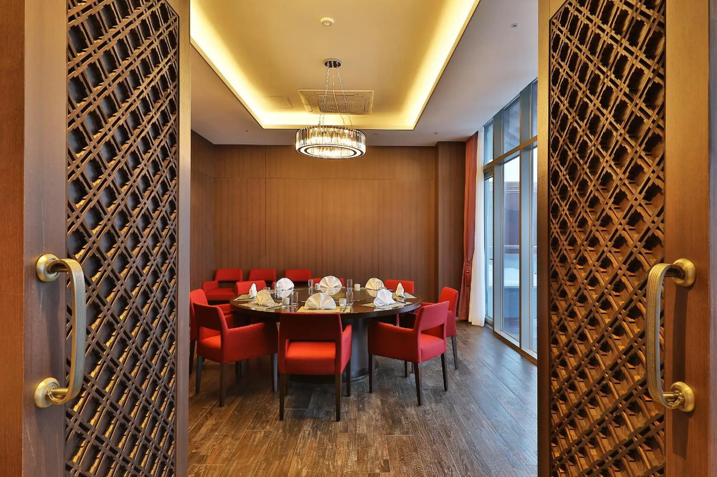 Restaurant/places to eat in Camphortree Hotel and Resort Restaurant/places to eat in Camphortree Hotel and Resort